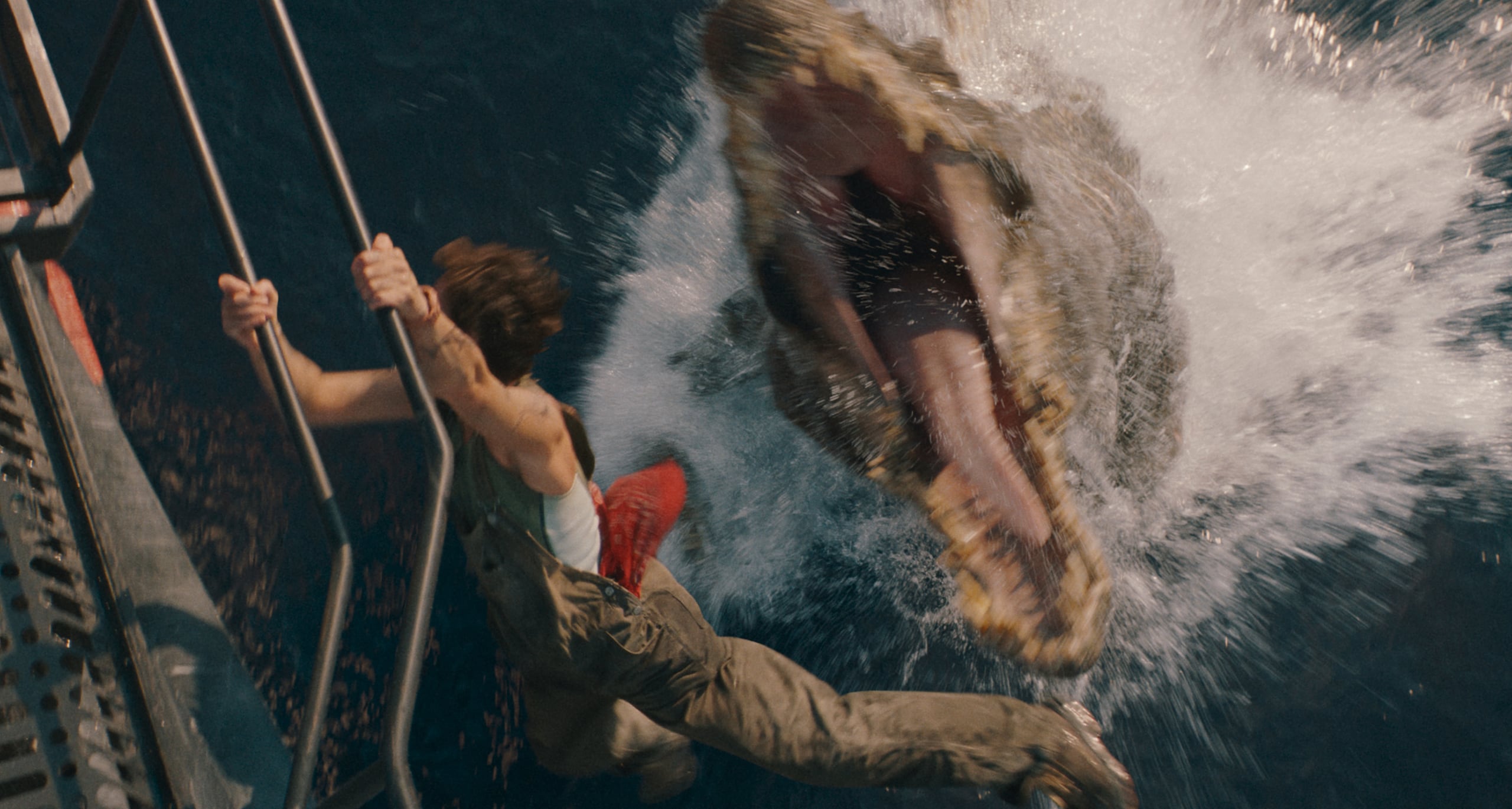 Esta imagen publicada por Universal Pictures y Amblin Entertainment muestra a Philippine Velge en una escena de "Jurassic World: Rebirth". (Jasin Boland/Universal Pictures and Amblin Entertainment via AP)