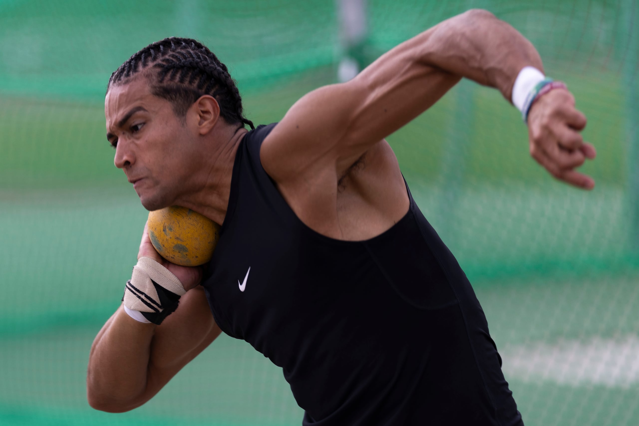 Ayden Owens Delerme viene de haber finalizado en la cuarta posición en el pasado Campeonato Mundial de Atletismo Oregon 2022 y de fijar su mejor décalo el pasado febrero en California, donde fijó la marca nacional y superó la marca mínima de clasificación a París.