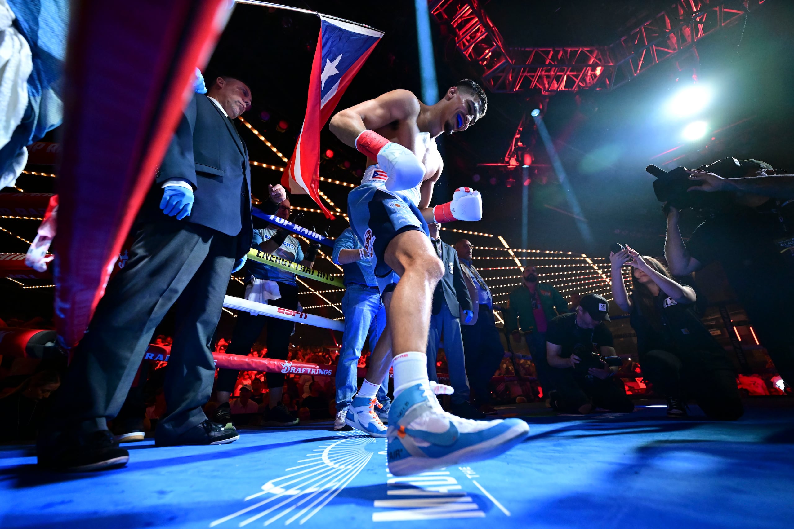 En su carrera en el Madison Square Garden, Xander Zayas acumula marca de 5-0.