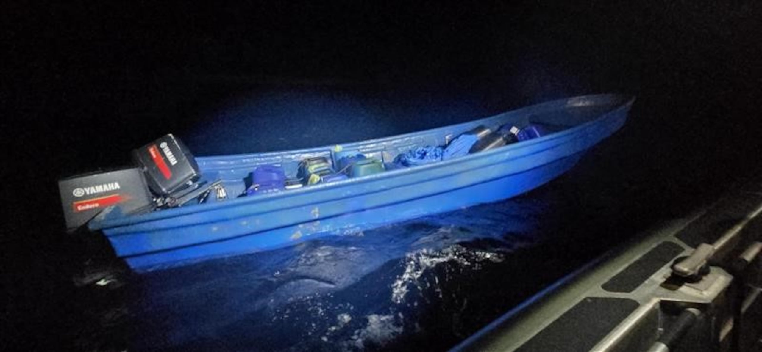 Yola detenida por agentes federales en la costa de Luquillo en la que se transportaba un cargamento millonario de cocaína.