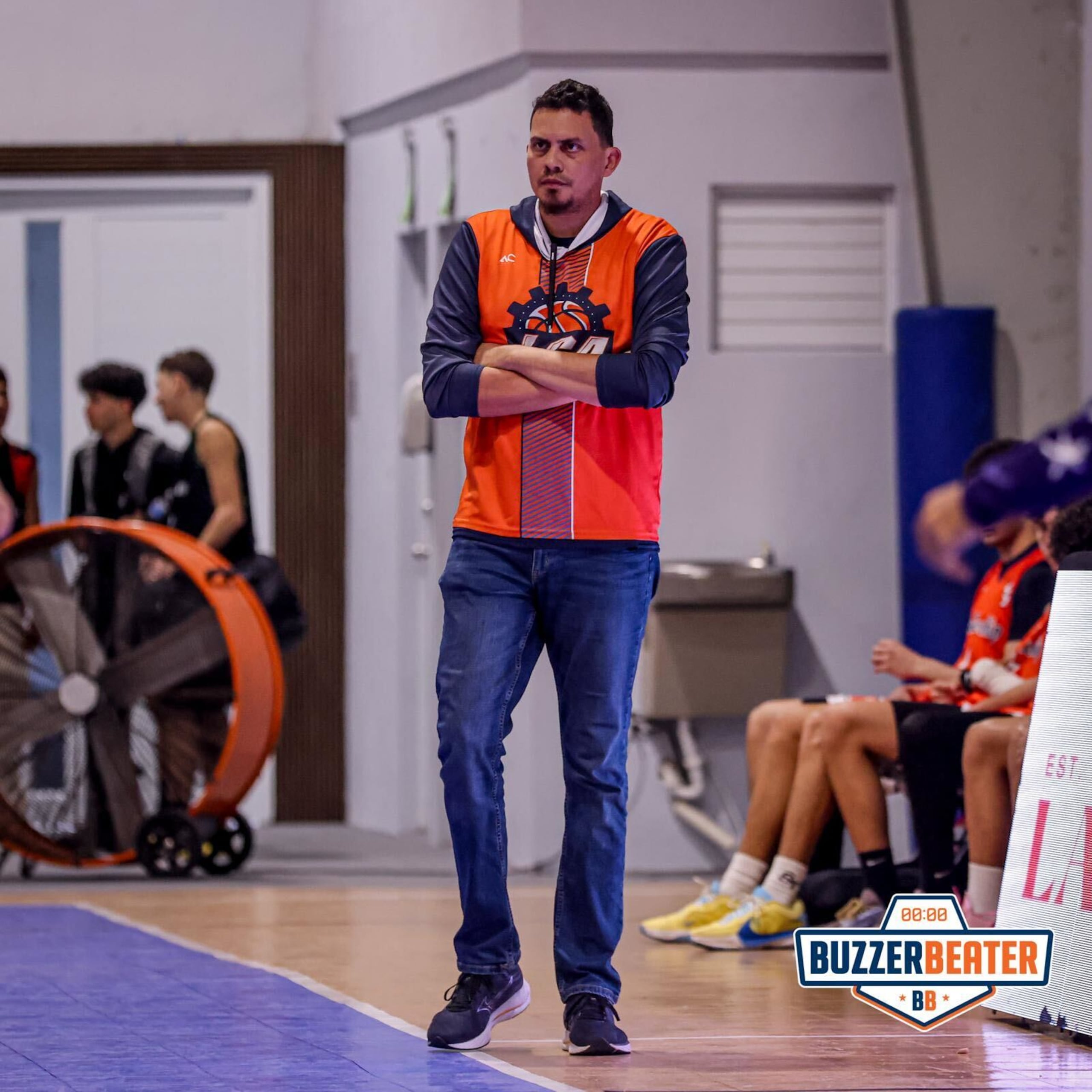Alex Galindo es el dirigente del equipo de baloncesto senior masculino de Leadership Christian Academy, en Guaynabo.
