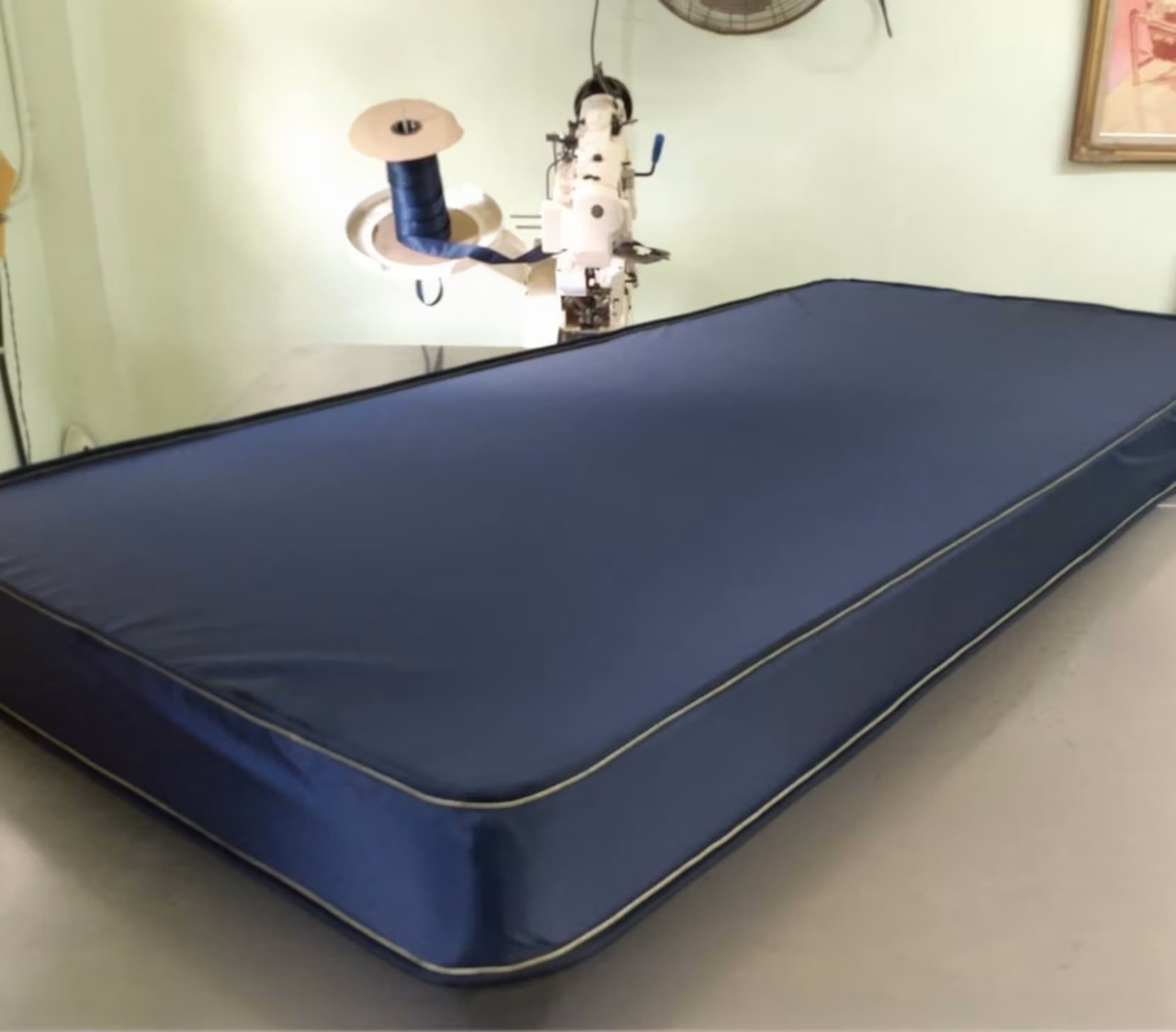 De ser los fabricantes y suplidores de mueblerías, la empresa ahora  fabrica "mattresses" a la medida e institucionales.