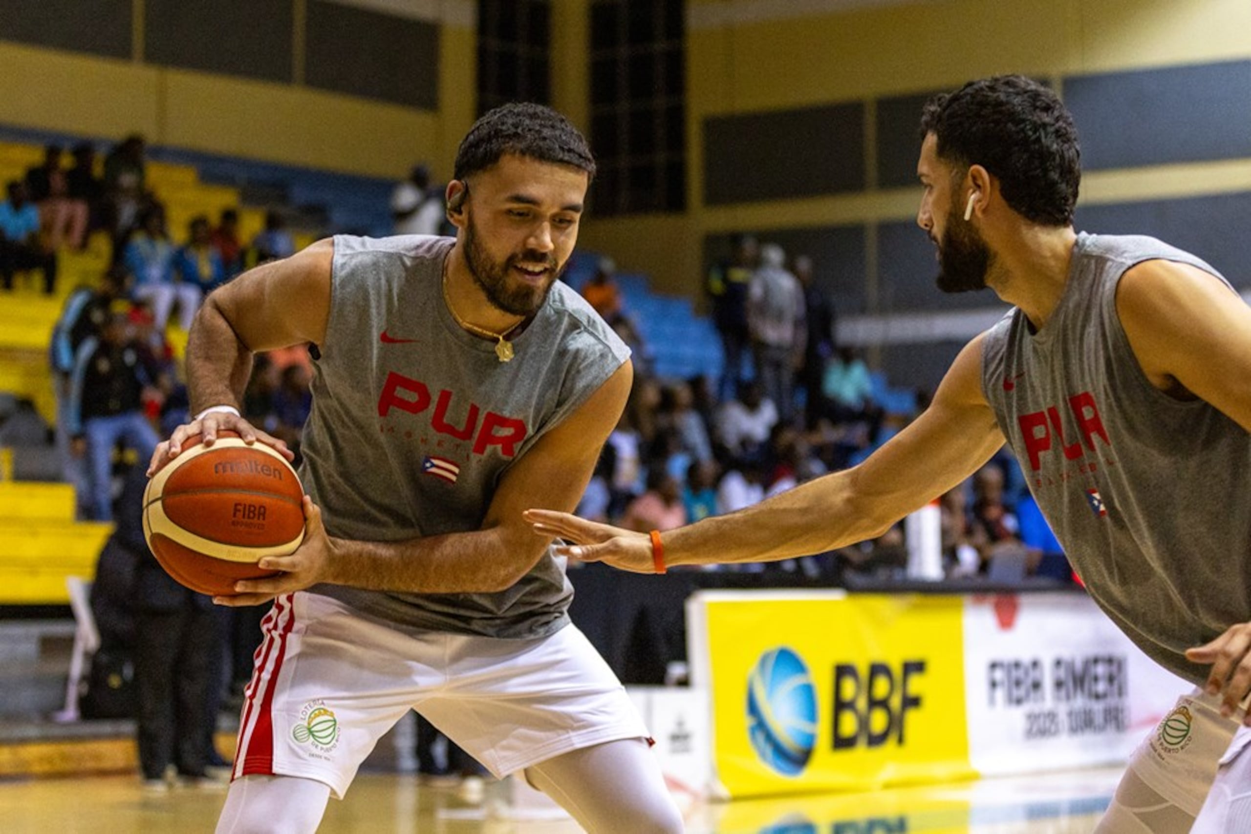 Arnaldo Toro capturó 17 rebotes frente a Bahamas. (FIBA)