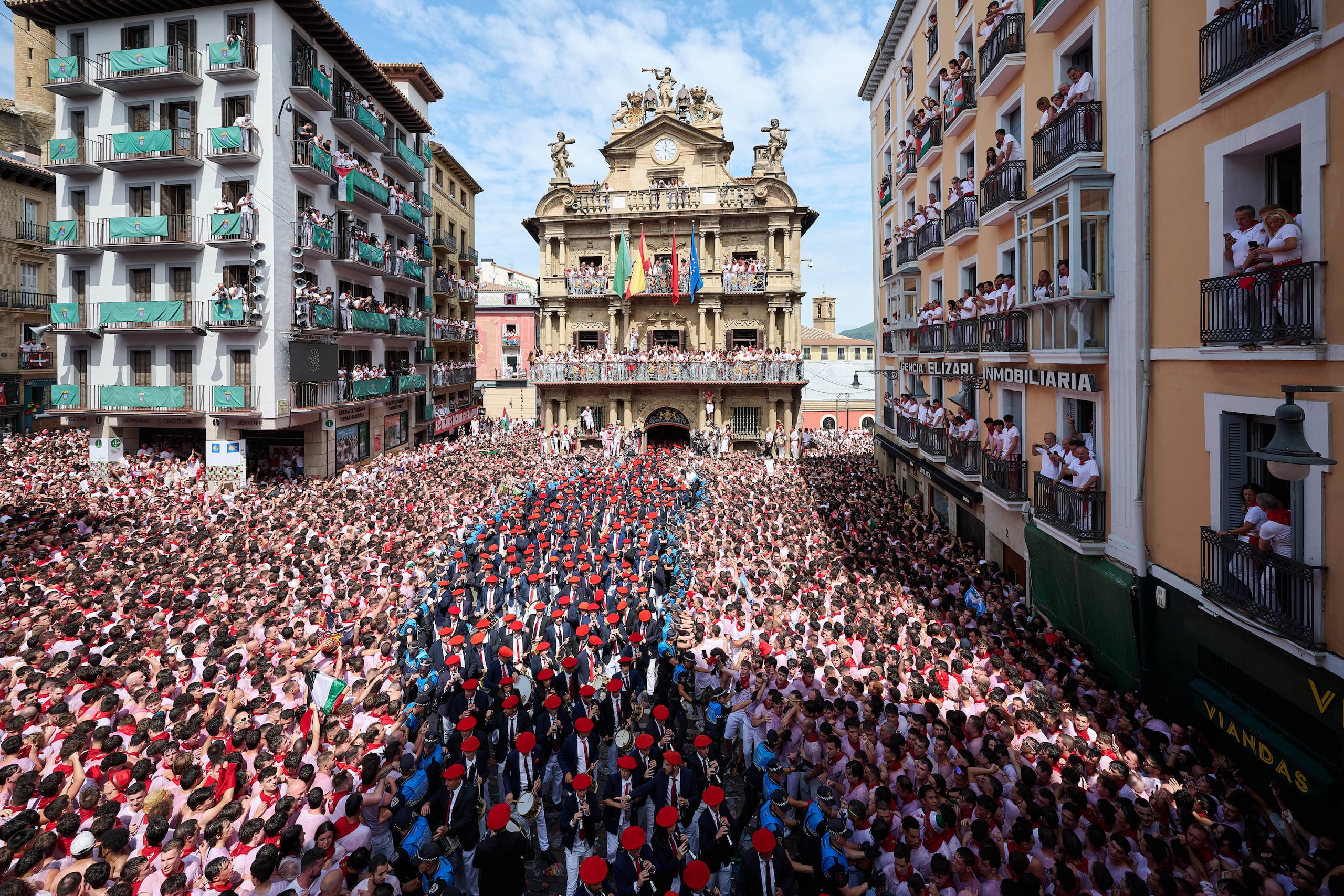 Comienzo este domingo de los sanfermines de Pamplona, la fiesta española, más internacional.