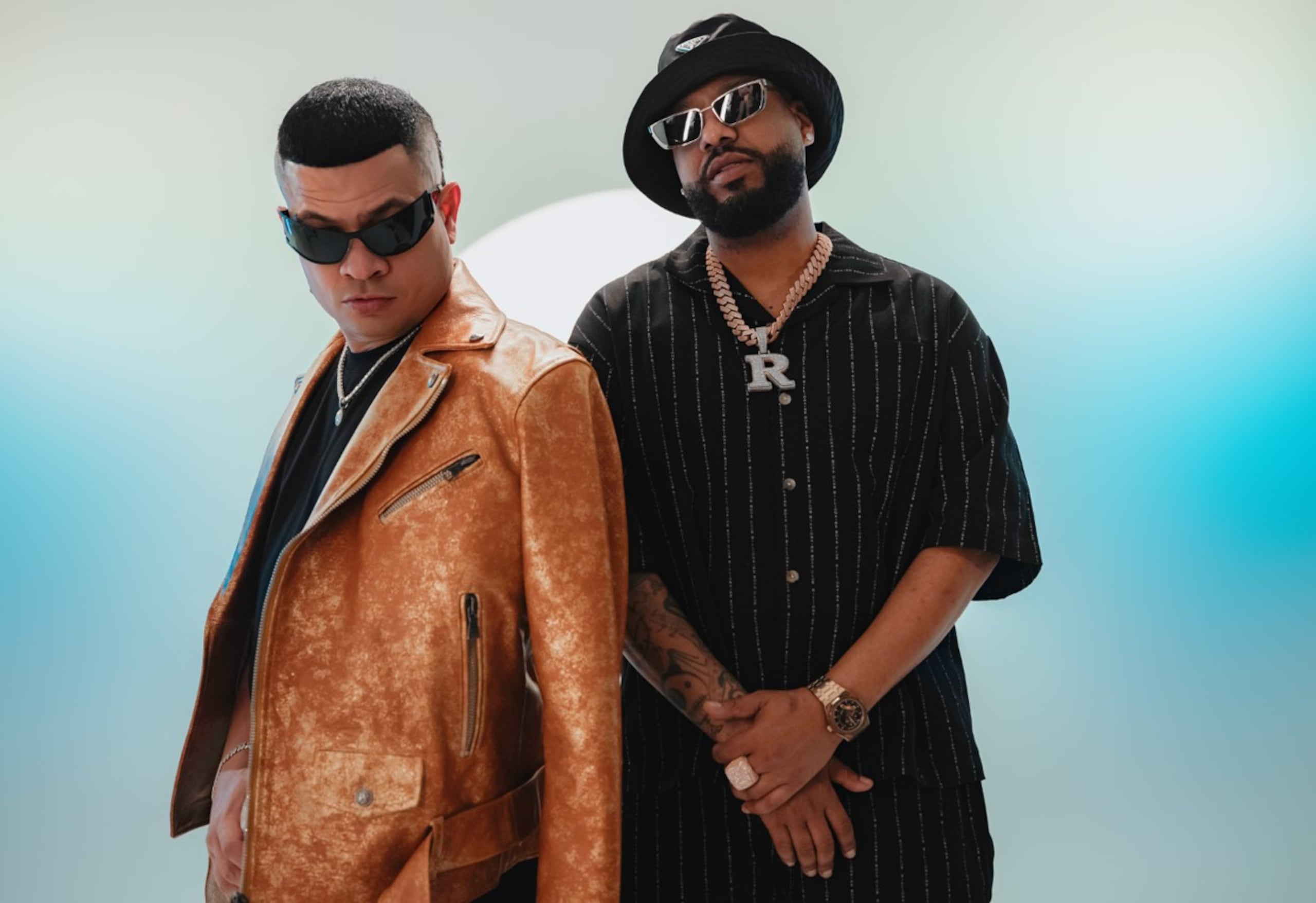 El tema en promoción es “Natural”.