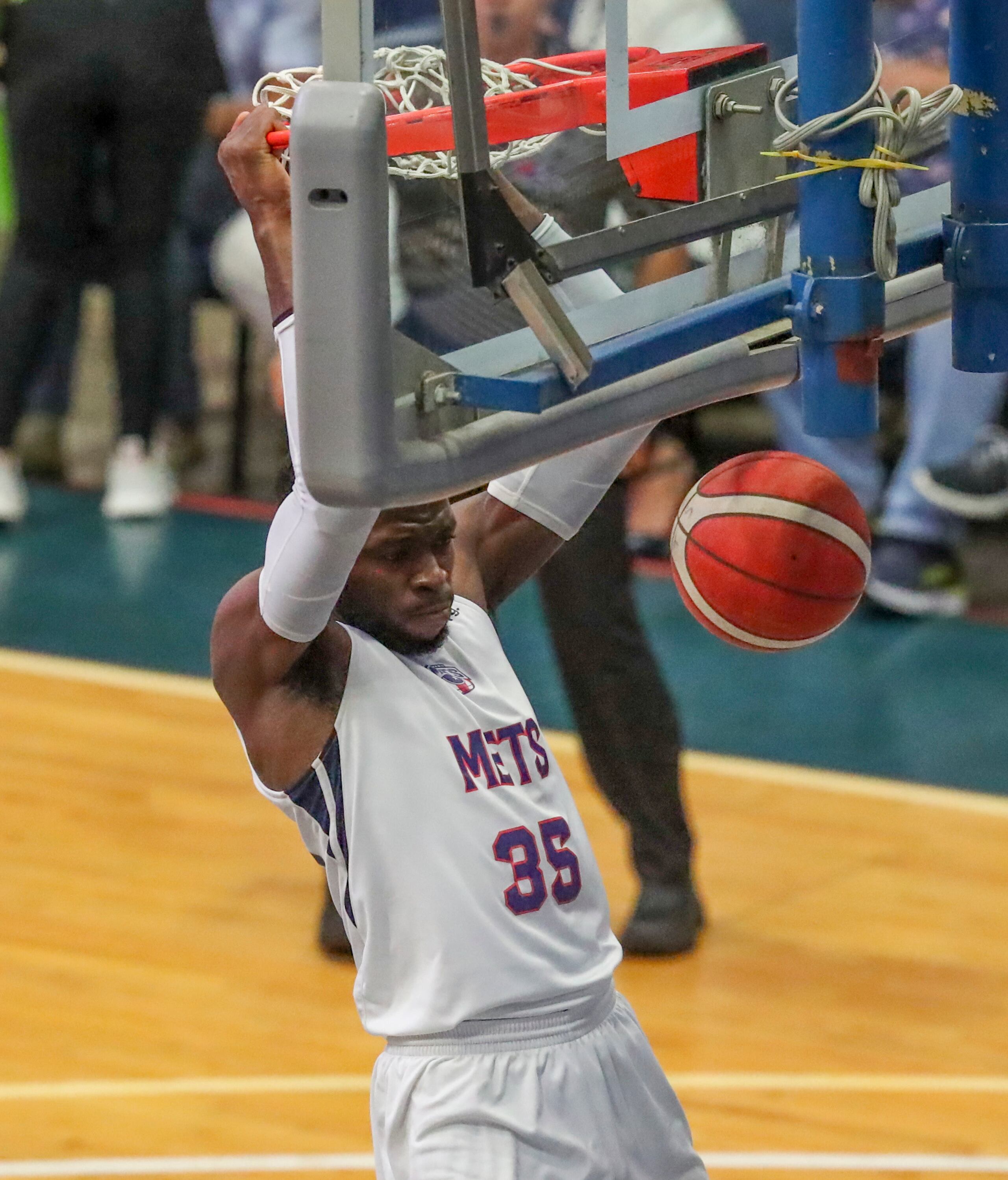 Amida Brimah jugó con los Mets en el 2021