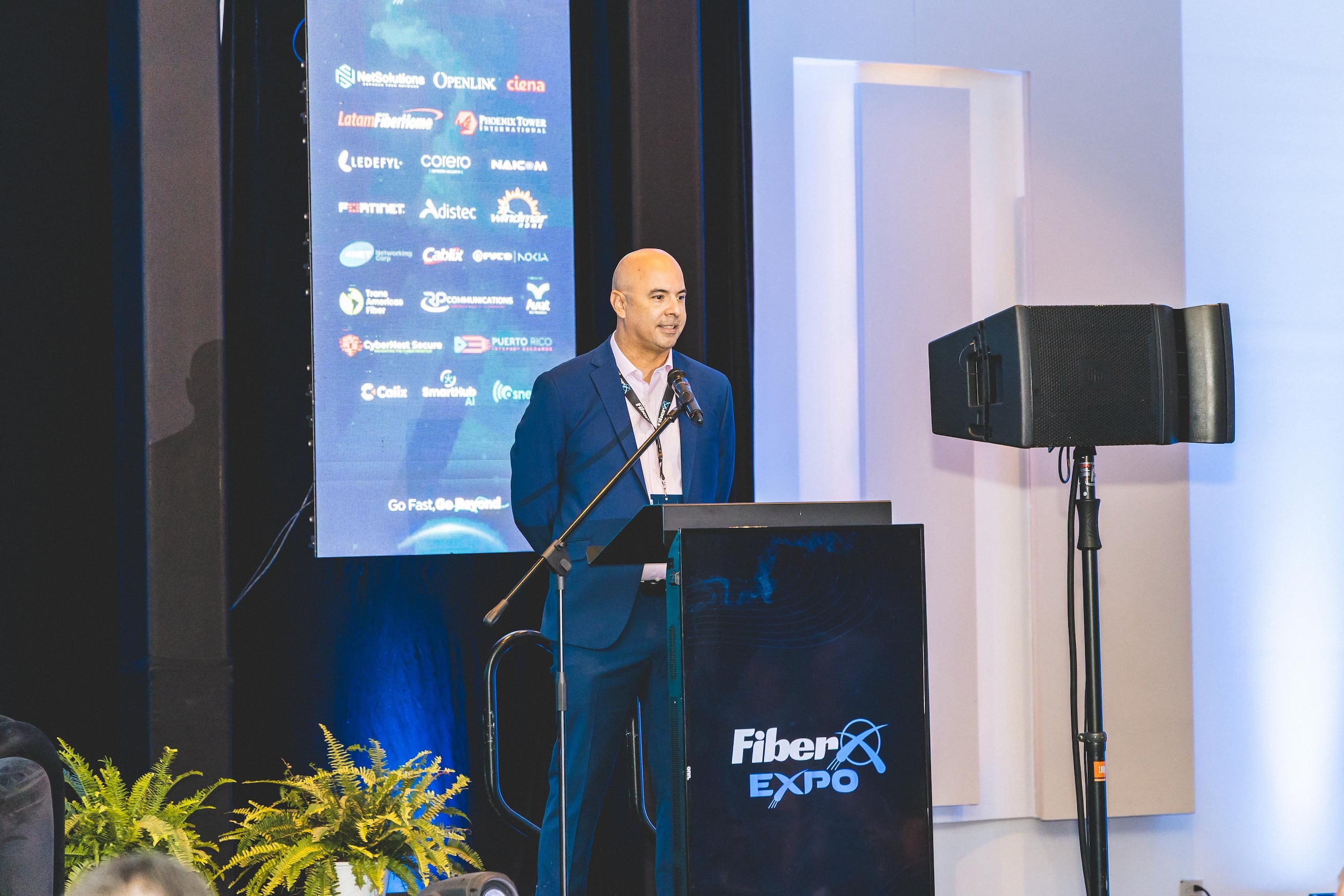 Iván Rivera, presidente y CEO de FiberX.