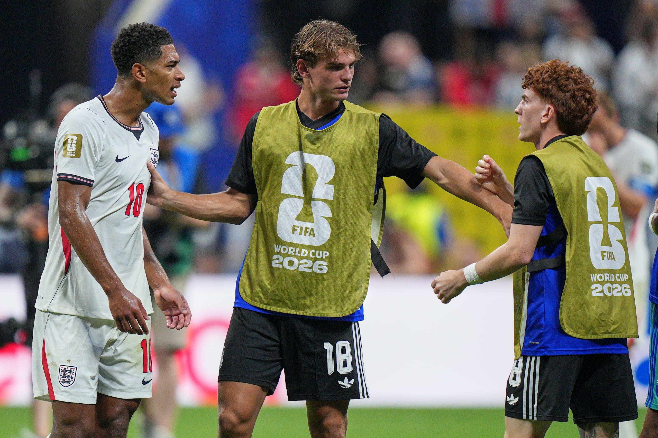 England's Jude Bellingham (10) argues with Argentina's Valentin Barco (8) after the World Cup semifinal soccer match between England and Argentina in Atlanta, Wednesday, July 15, 2026. (AP Photo/Jacob Kupferman)