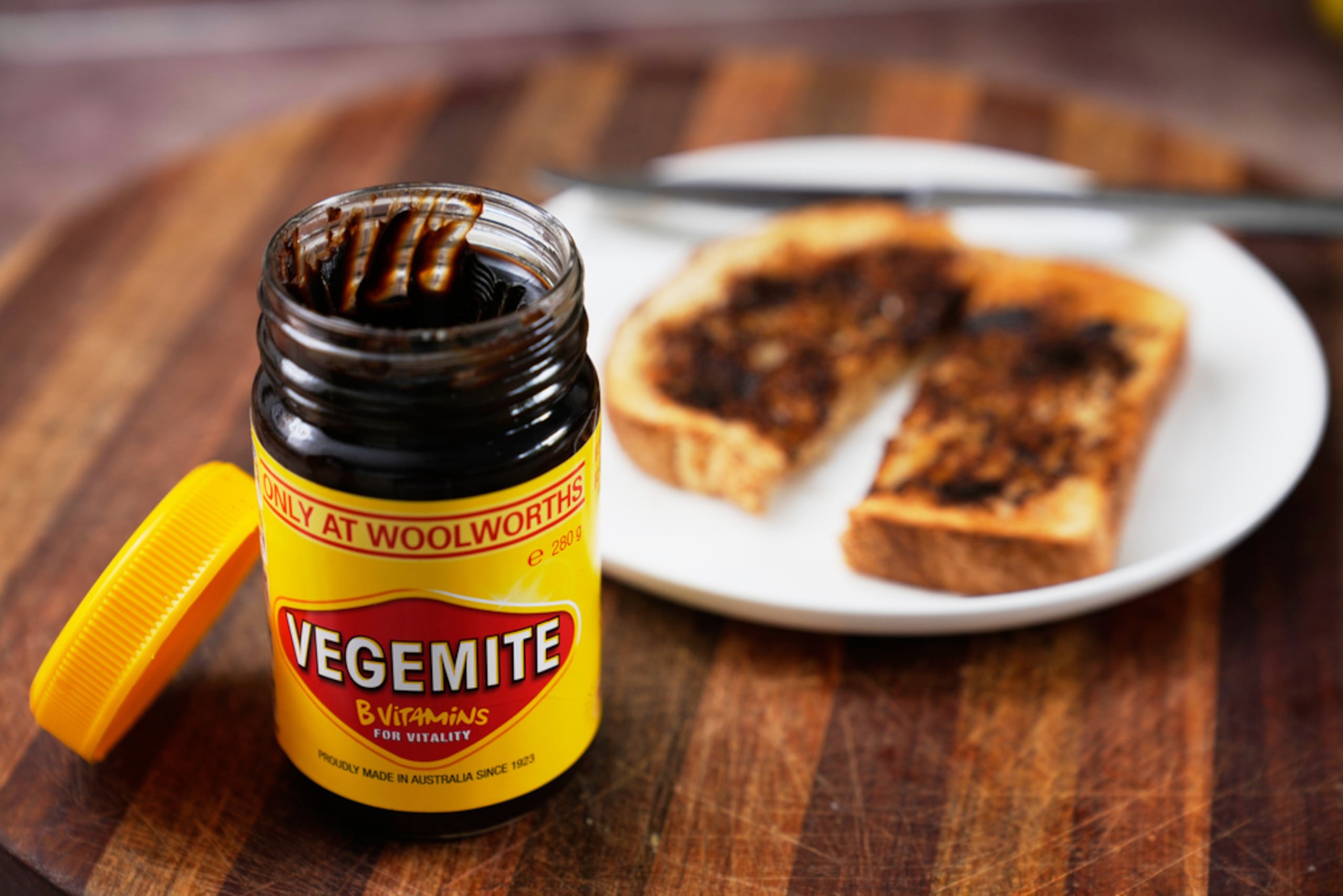Vegemite está prohibido en las prisiones de Victoria desde 2006 y, según Corrections Victoria, “interfiere con los perros detectores de narcóticos”.