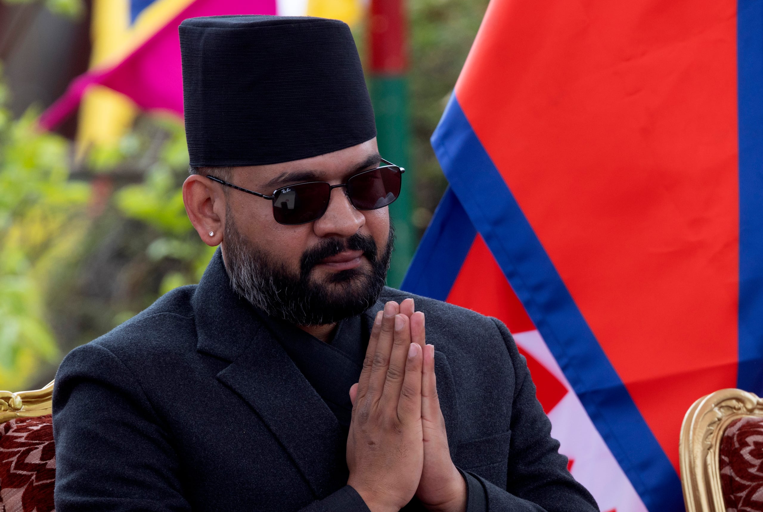 Kathmandu (Nepal), 27/03/2026.- Newly elected Prime Minister of Nepal Balendra Shah reacts during an oath-taking ceremony at the presidential office in Kathmandu, Nepal, 27 March 2026. The former mayor and senior leader of the Rastriya Swatantra Party (RSP), popularly known as Balen Shah, became Prime Minister of Nepal after his party secured a landslide victory in the snap parliamentary election held on 05 March 2026. (deslizamiento de tierras) EFE/EPA/NARENDRA SHRESTHA