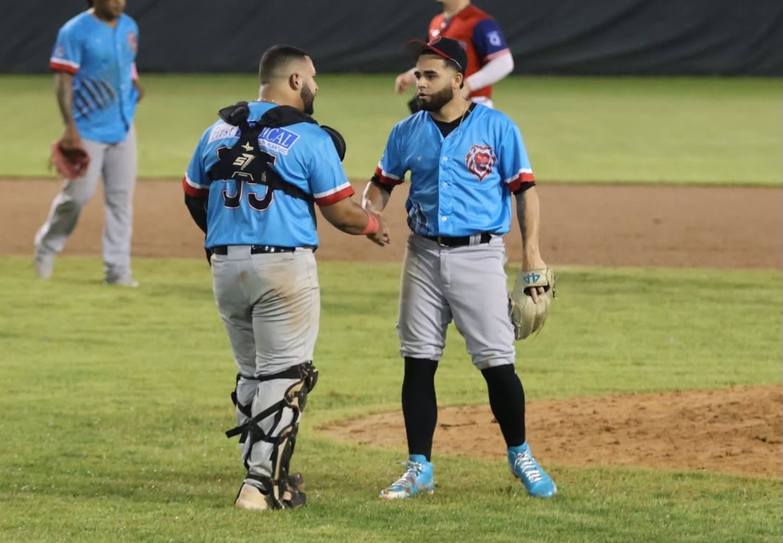 Los Leones de Patillas recibirán a los Peces Voladores de Salinas.
