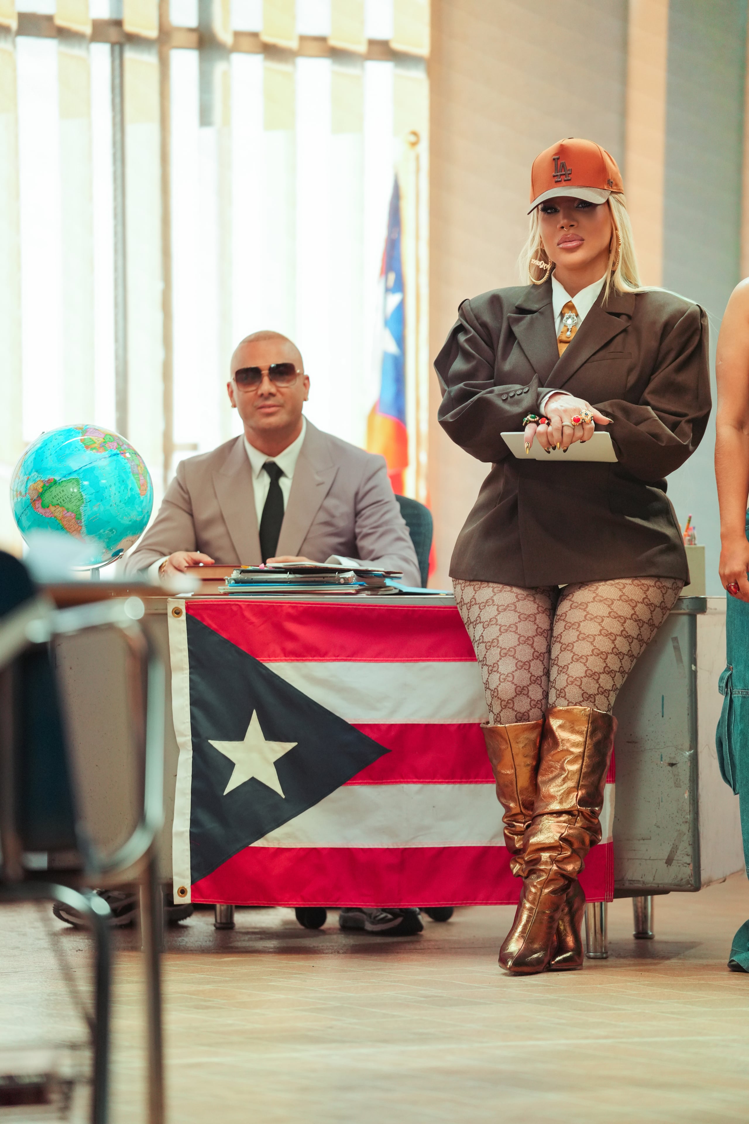 Wisin revela que Ivy Queen fue la primera "profesora" que reclutó para la "Universidad del Perreo", que sale el próximo 3 de septiembre.