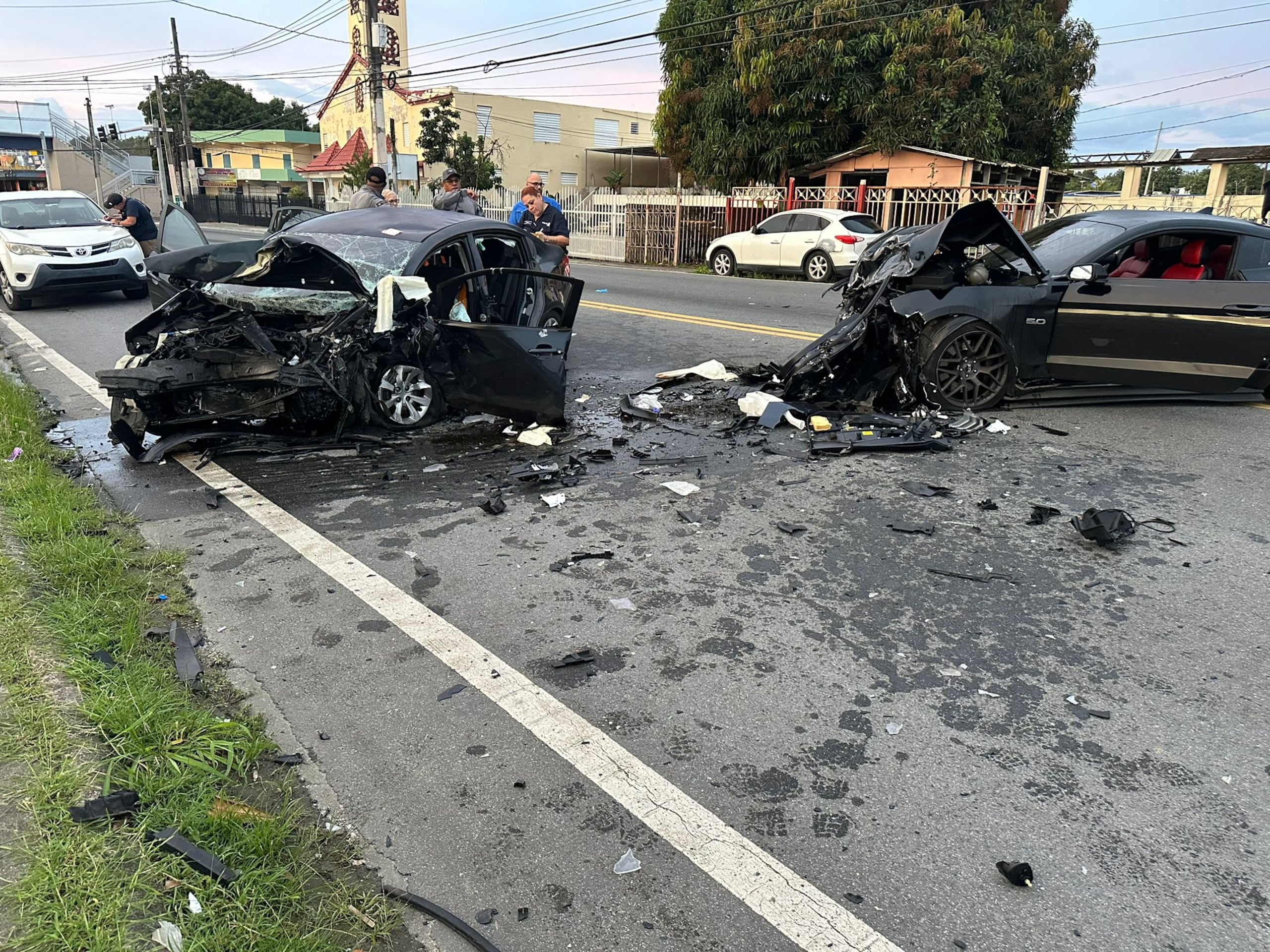 Escena del accidente reportado esta madrugada en San Isidro, Canóvanas.