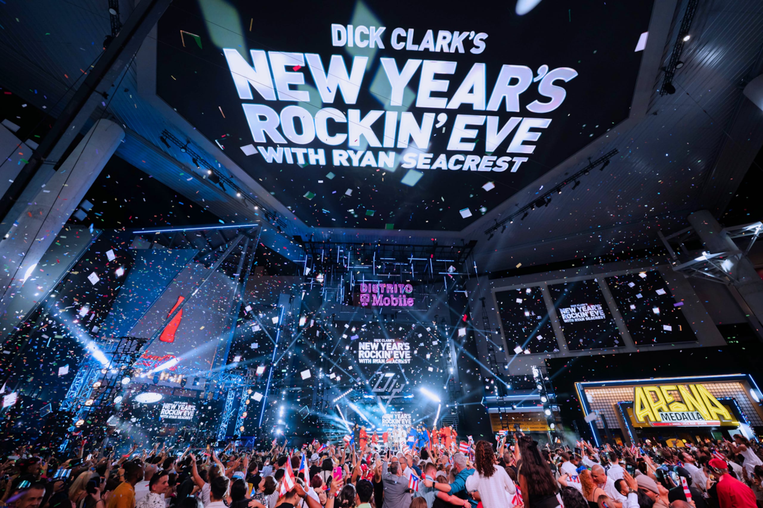 El evento reunió a miles de personas en Popular Plaza y fue disfrutado por millones de televidentes alrededor del mundo.