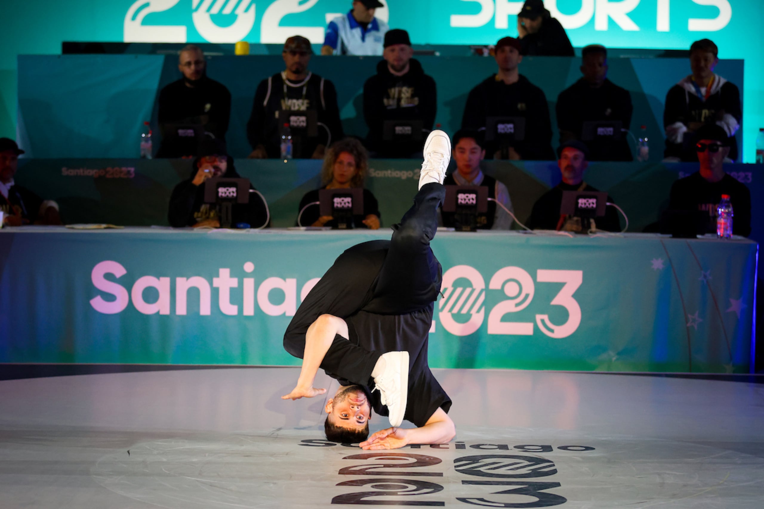 Víctor Custodio completó su rutina, pero no adelantó a la siguiente ronda.