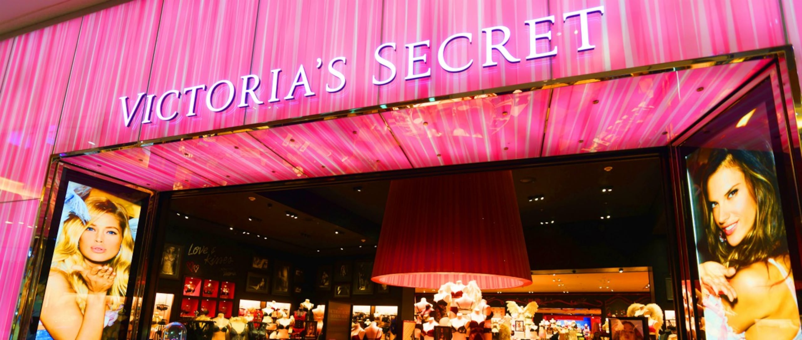 Los datos arrojaron que las tiendas Victoria’s Secret, incluyendo la marca Pink, disminuyeron en un uno por ciento.