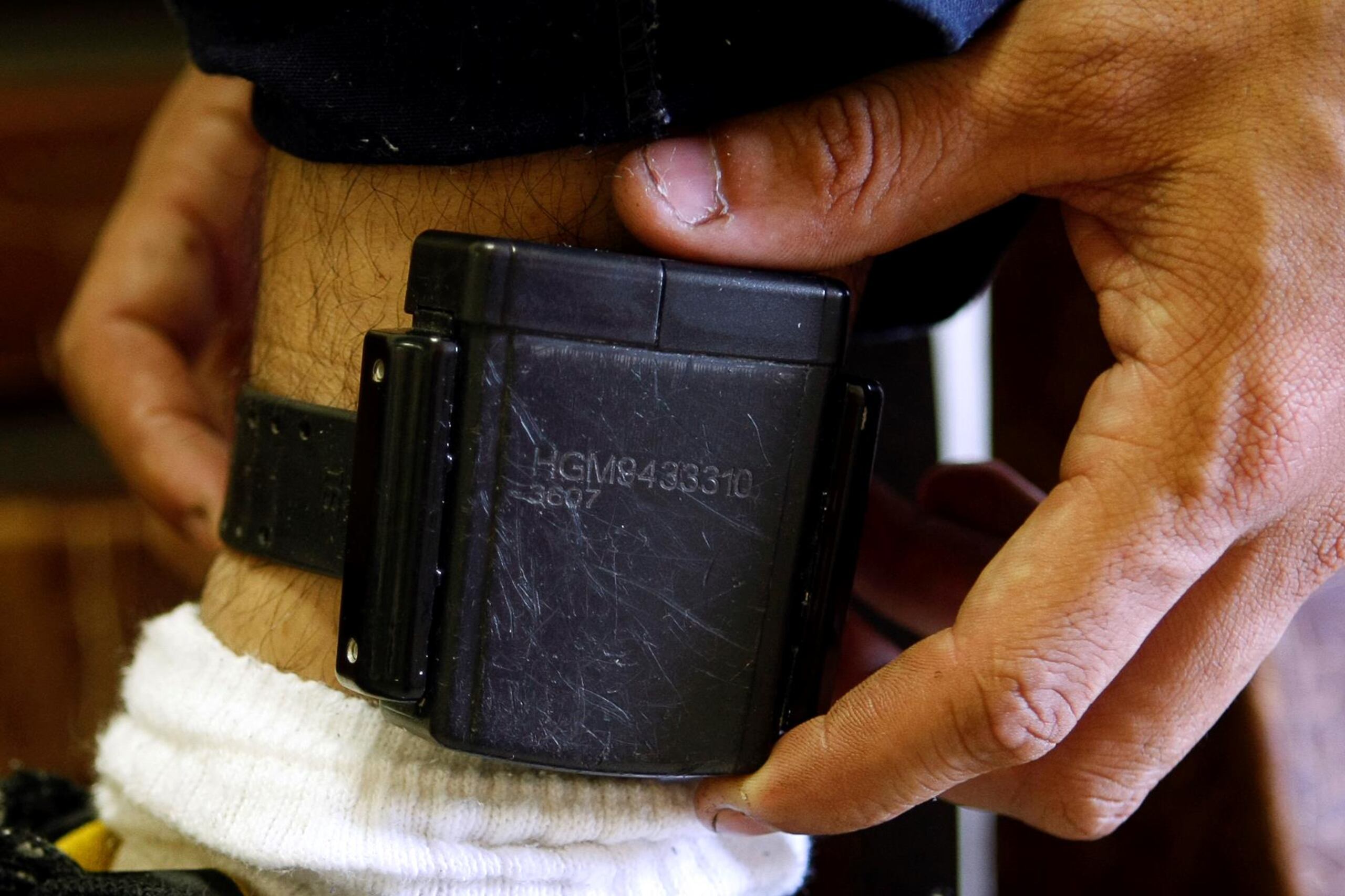 El proyecto de José Aponte enumera una larga lista de delitos en los que sería compulsorio el uso de grillete electrónico. (GFR Media/Archivo)