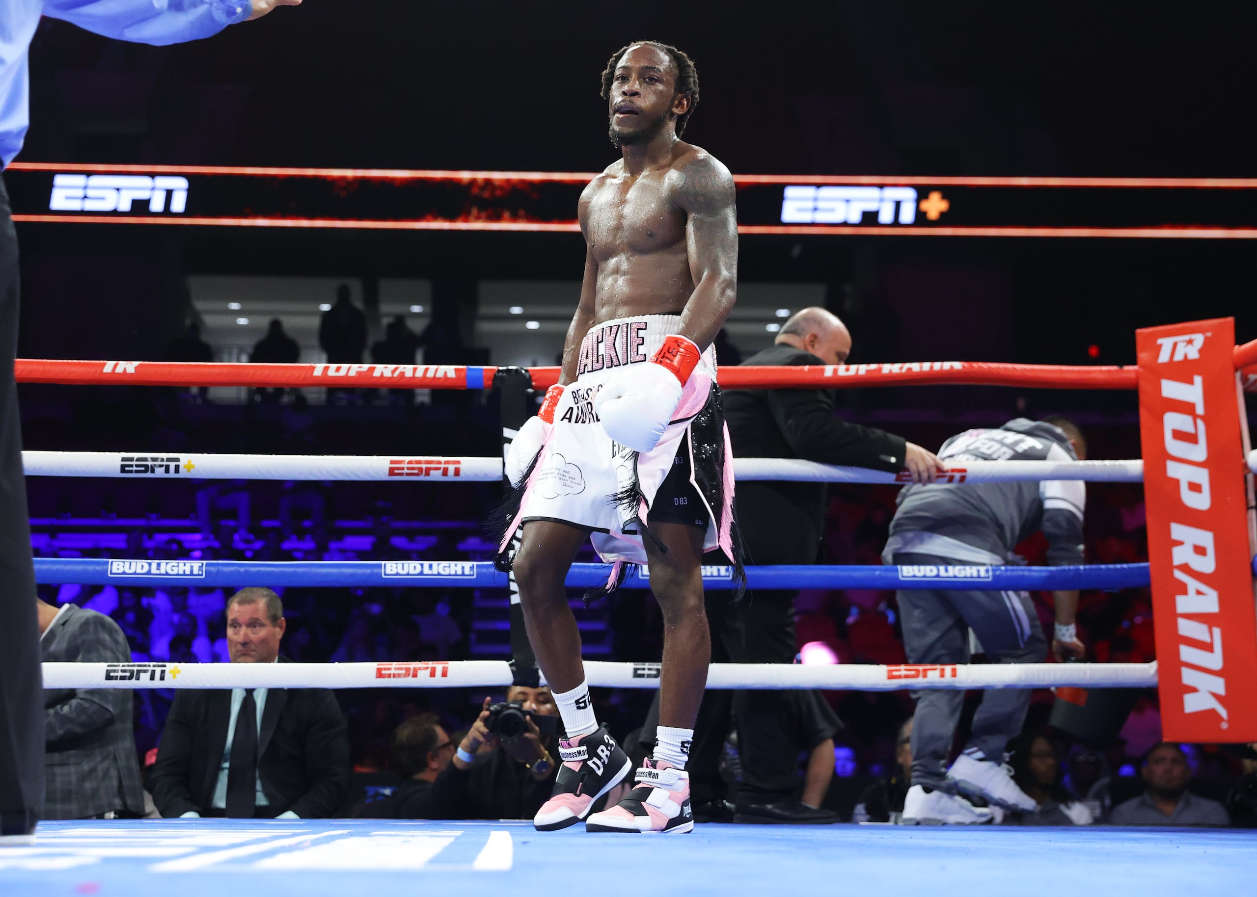 Keyshawn Davis reconoció que es el momento indicado para medir sus cualidades ante alguien con la trayectoria de José Pedraza.