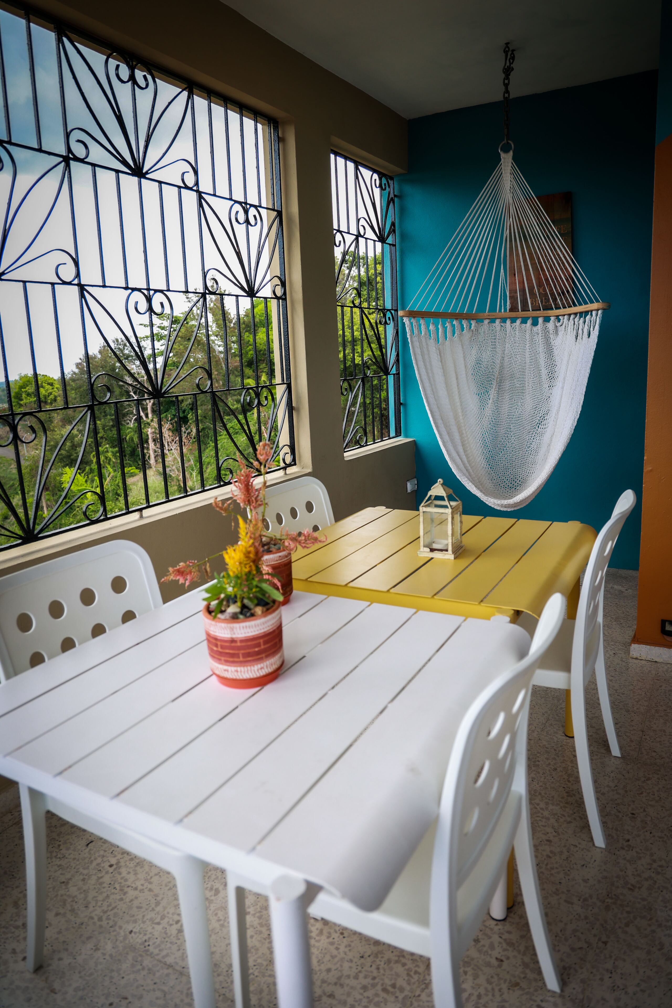 Los huéspedes se maravillan con la hermosa vista al Mar Caribe y con la decoración del lugar.