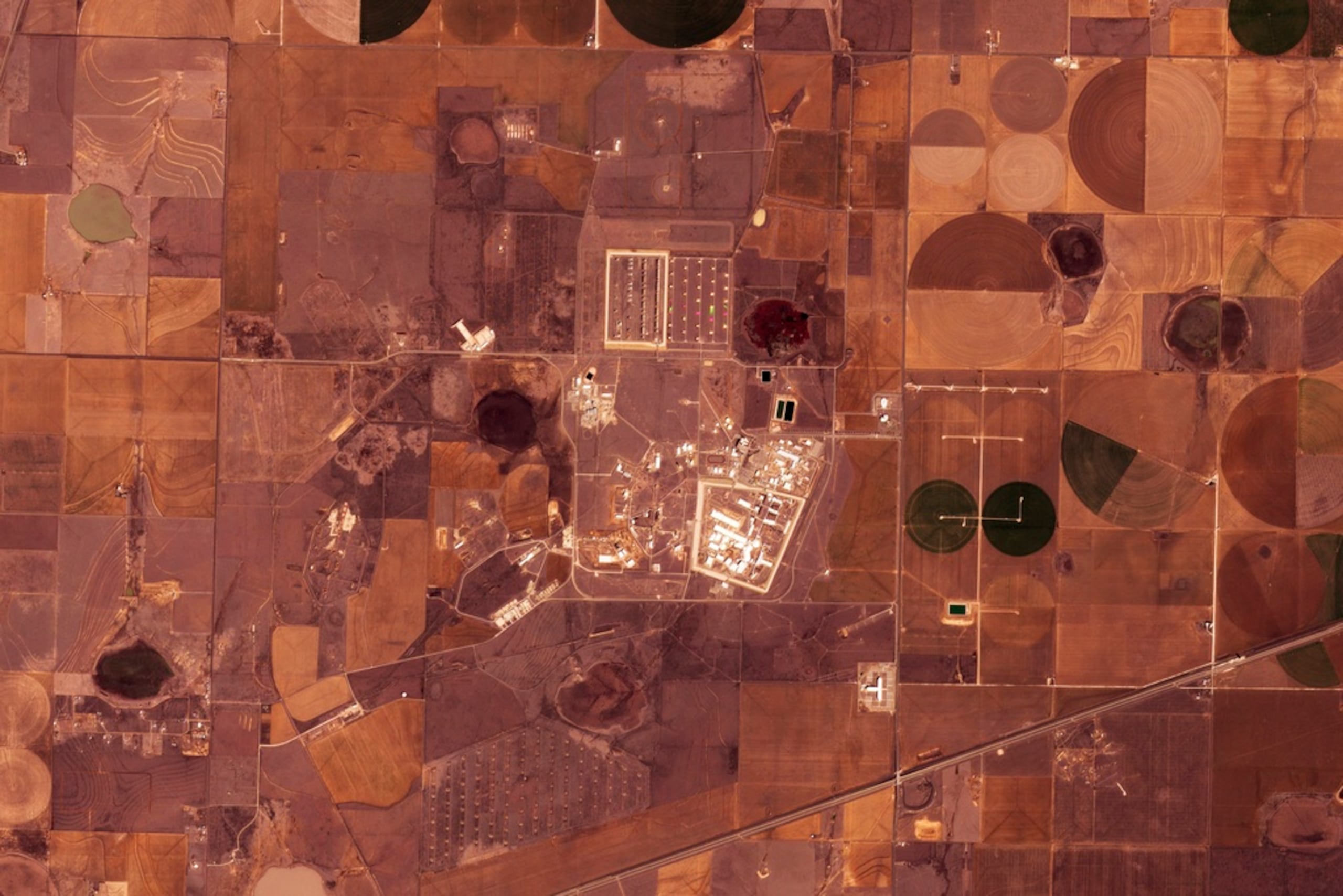 Esta imagen satelital de Planet Labs PBC muestra la instalación nuclear Pantex cerca de Amarillo, Texas, el 24 de febrero de 2024.