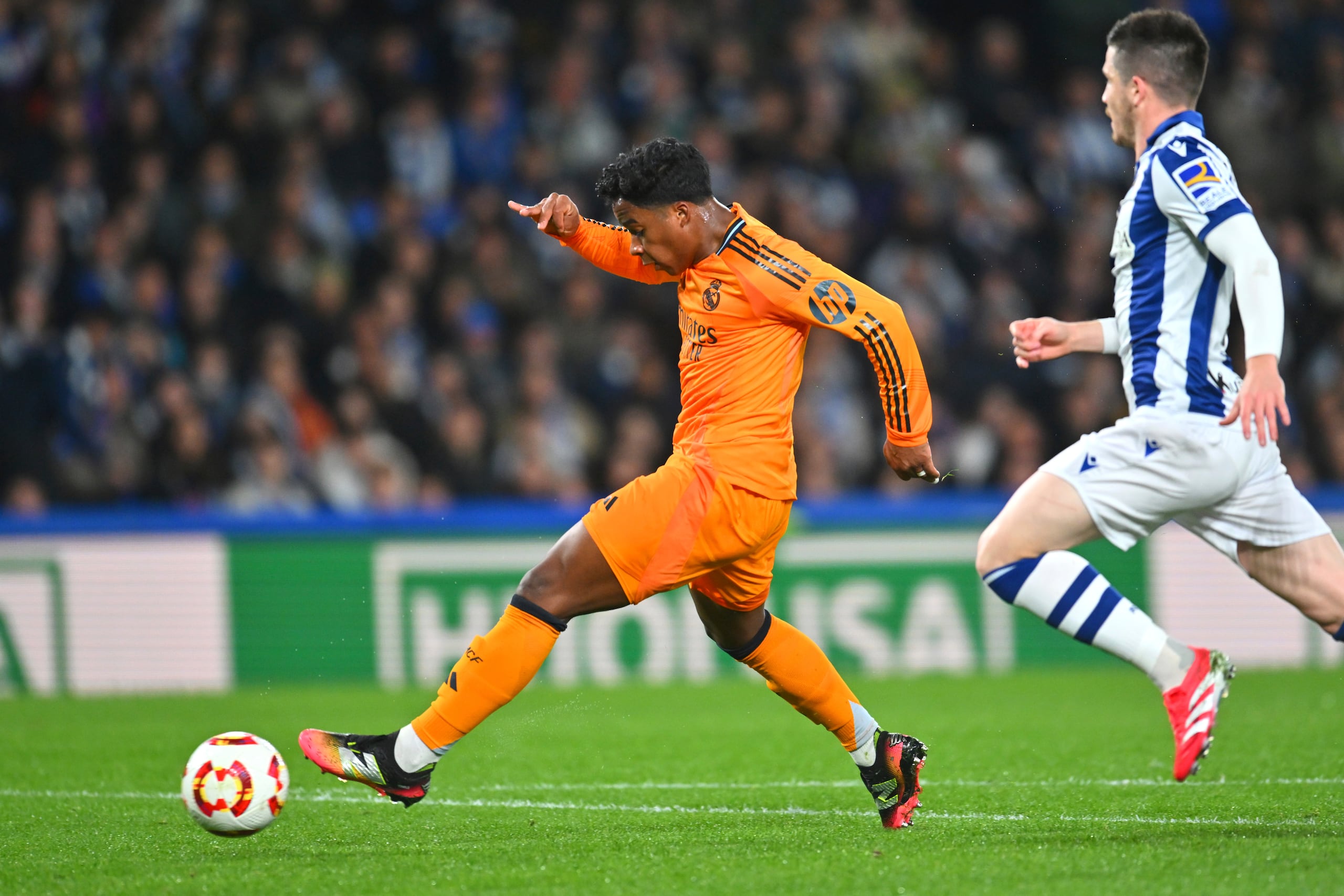 Endrick anota el gol del Real Madrid en la victoria 1-0 ante la Real Sociedad en las semifinales de la Copa del Rey, el miércoles 26 de febrero de 2025, en San Sebastián, España.