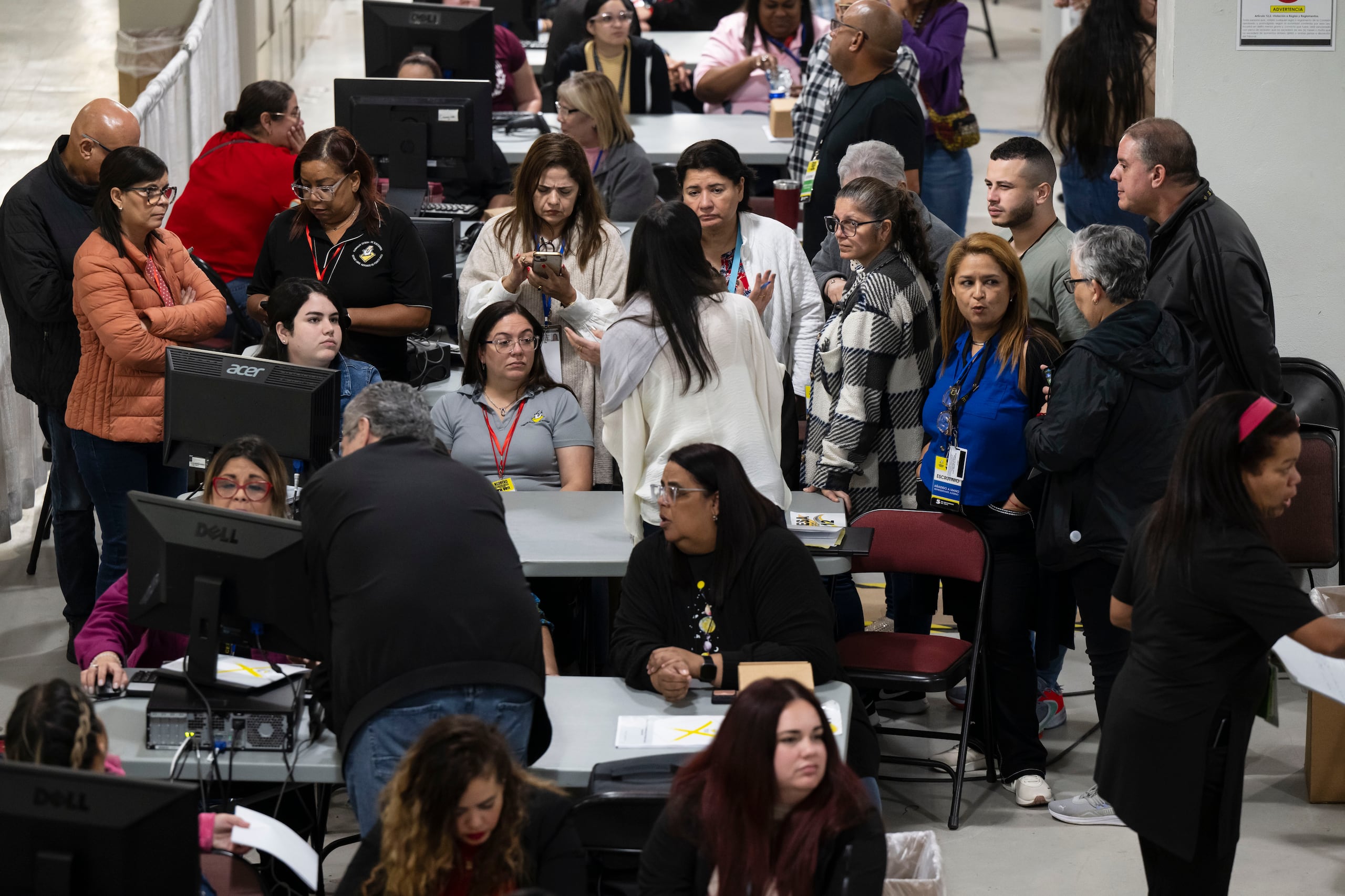 También ocurrieron varias situaciones con funcionarios, que tuvieron que ser sacados del área.