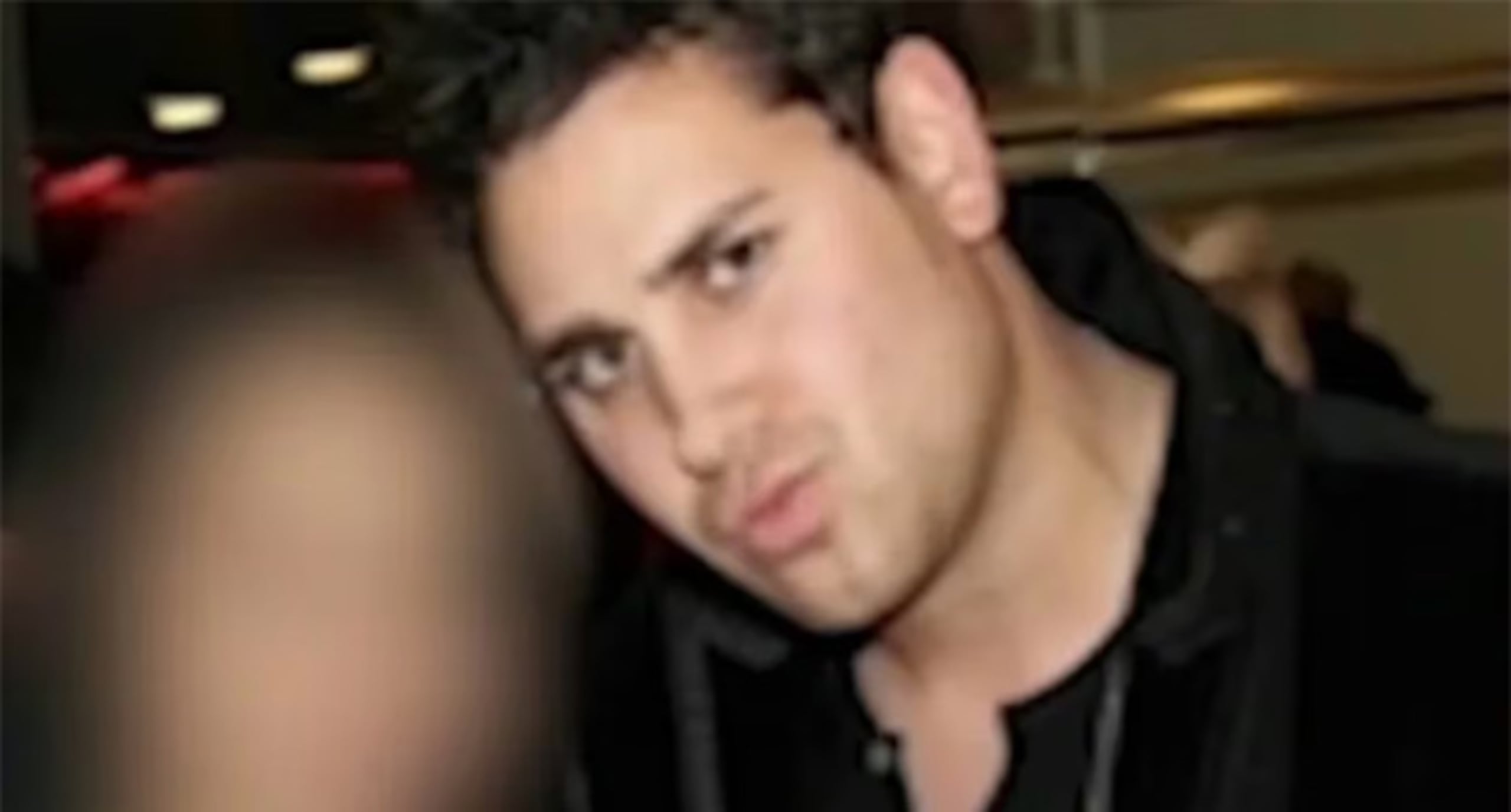 El productor David Brian Pearce fue acusado de la muerte de dos jóvenes (Facebook)