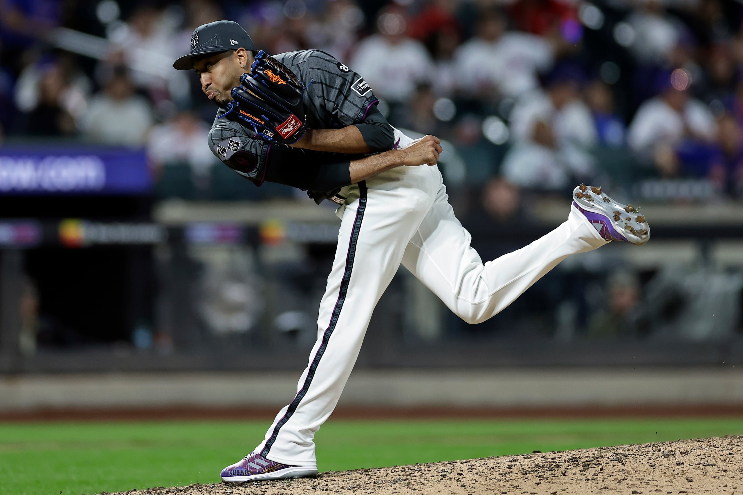 Edwin Díaz laboró la novena entrada contra los Reds y solo permitió un hit.