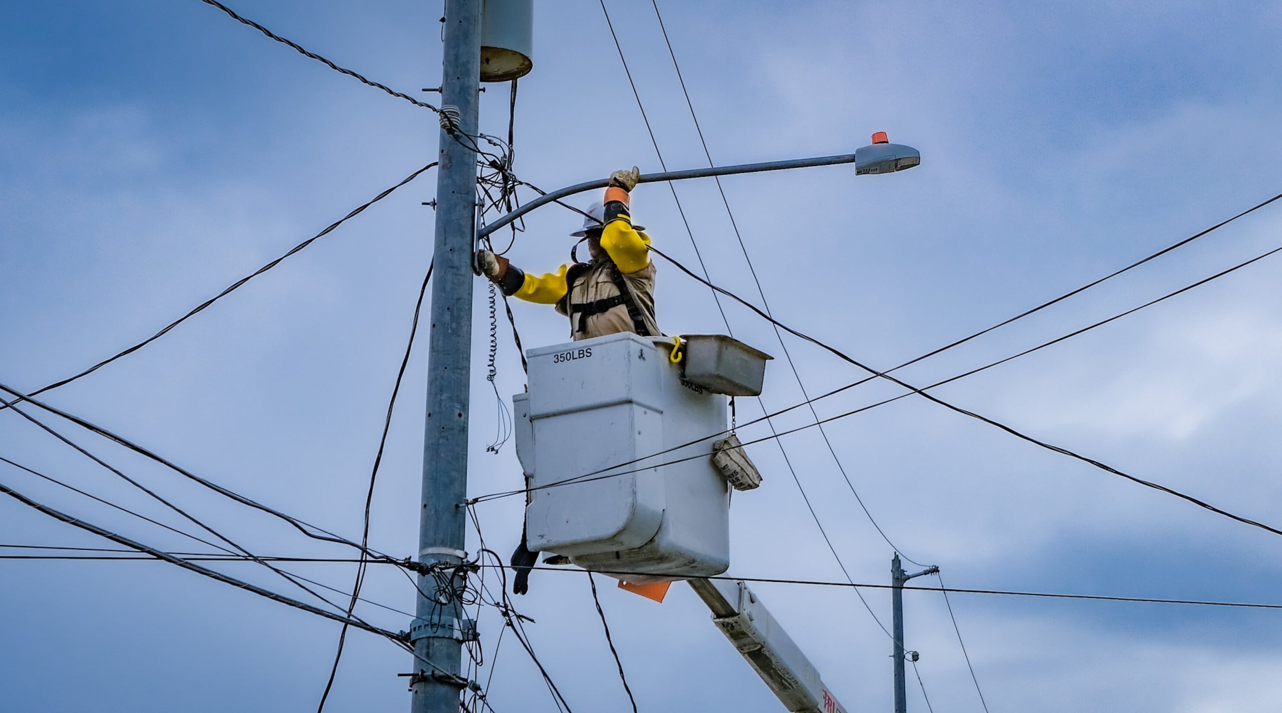 Existen múltiples quejas sobre barrios y carreteras que están sin alumbrado por falta de reparaciones.