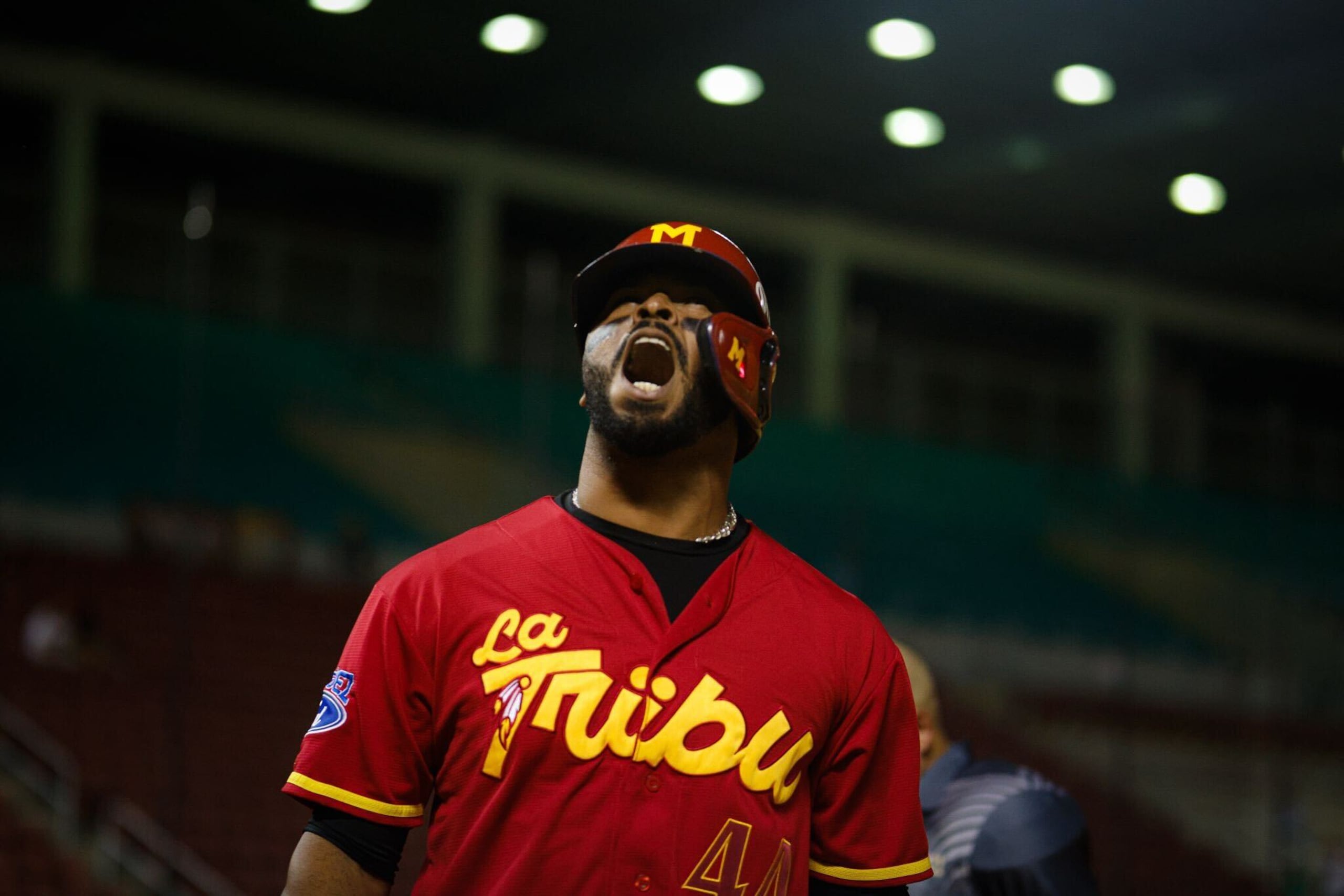 Anthony García en uniforme de los Indios de Mayagüez.