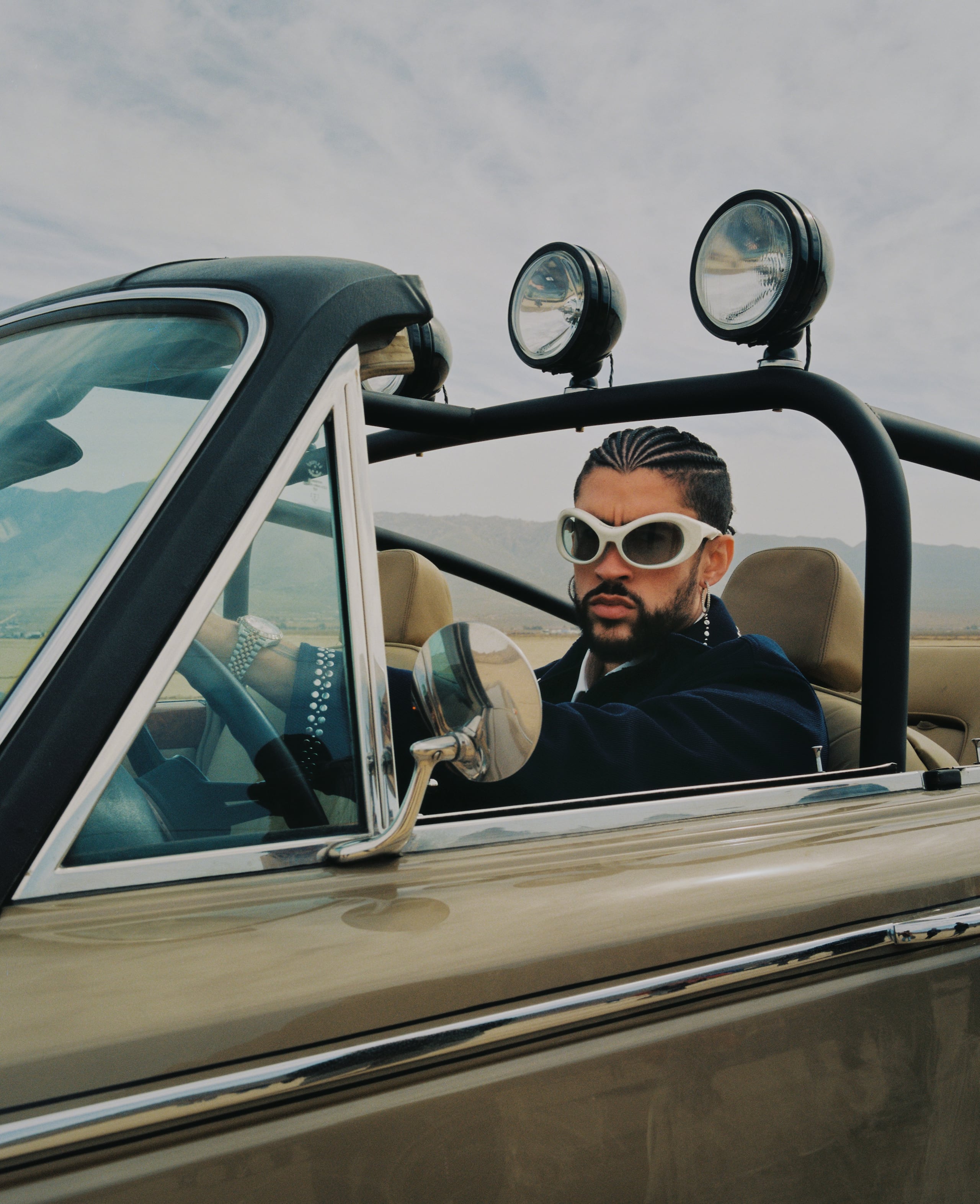 Bad Bunny resultó con 15 menciones al igual que el Grupo Frontera, con el que grabó el tema "un x100to".