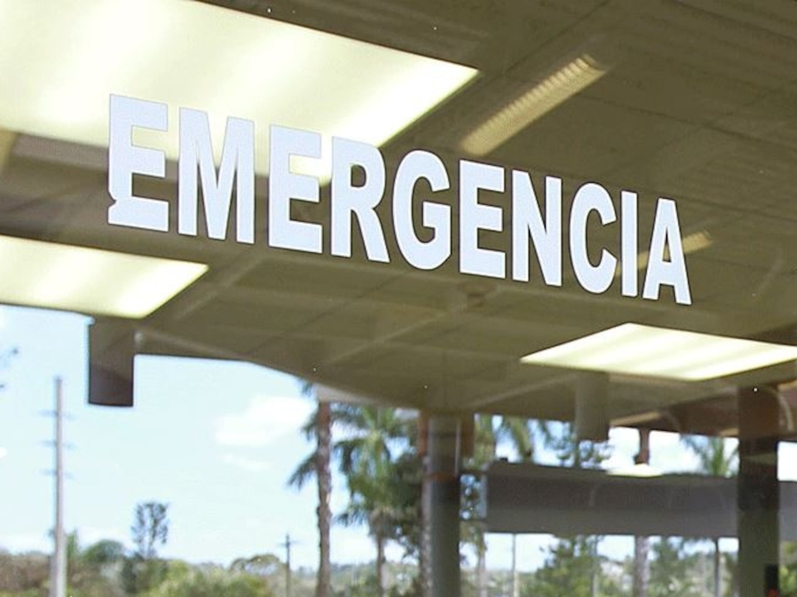 La mujer fue transportada y recluida en el hospital Menonita en Cayey.(GFR Media)