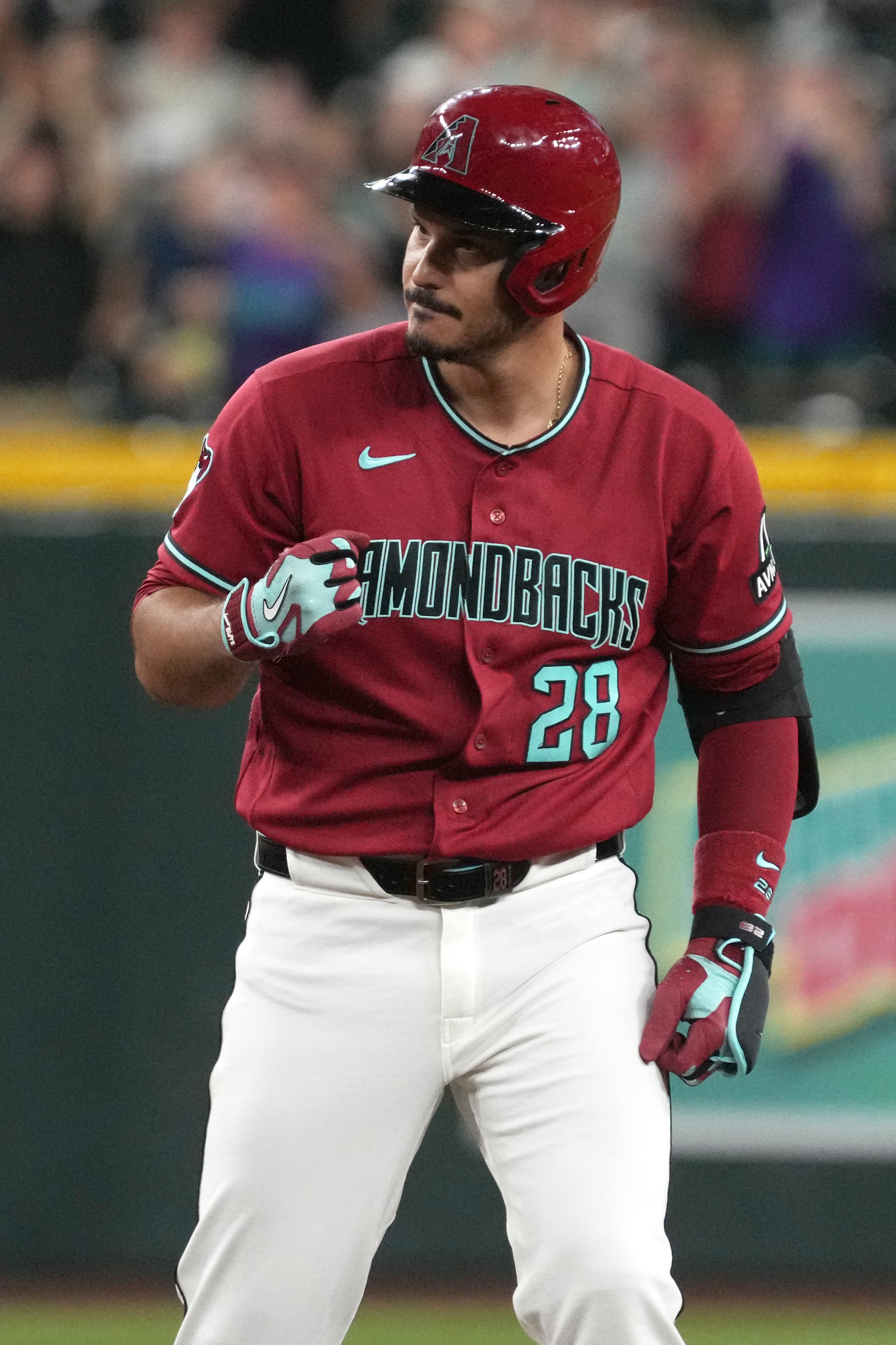 Nolan Arenado, de los Diamondbacks de Arizona, en un juego de la temporada 2026.