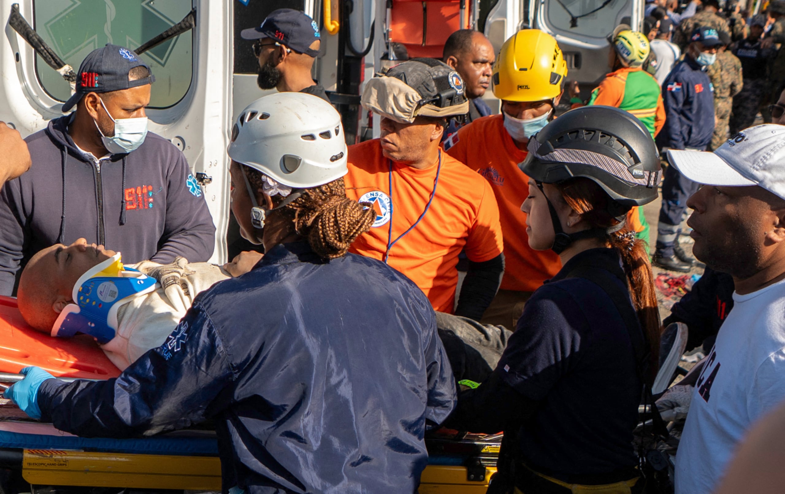 Se especula que podían haber unas 500 personas en el recinto al momento del accidente.