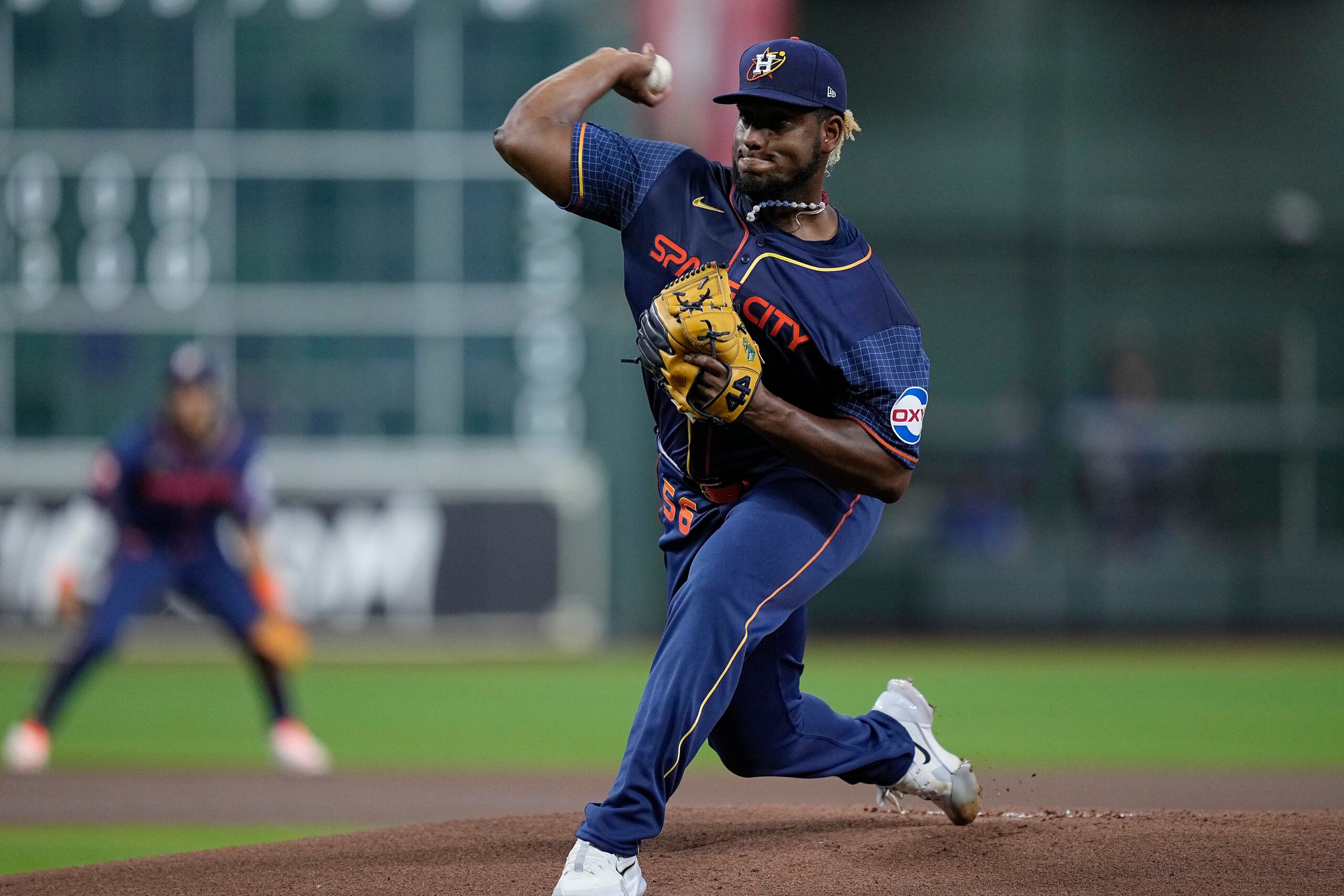 Ronel Blanco, de los Astros, hace un envío durante el juego sin hits que completó ante los Blue Jays de Toronto este lunes en Houston.