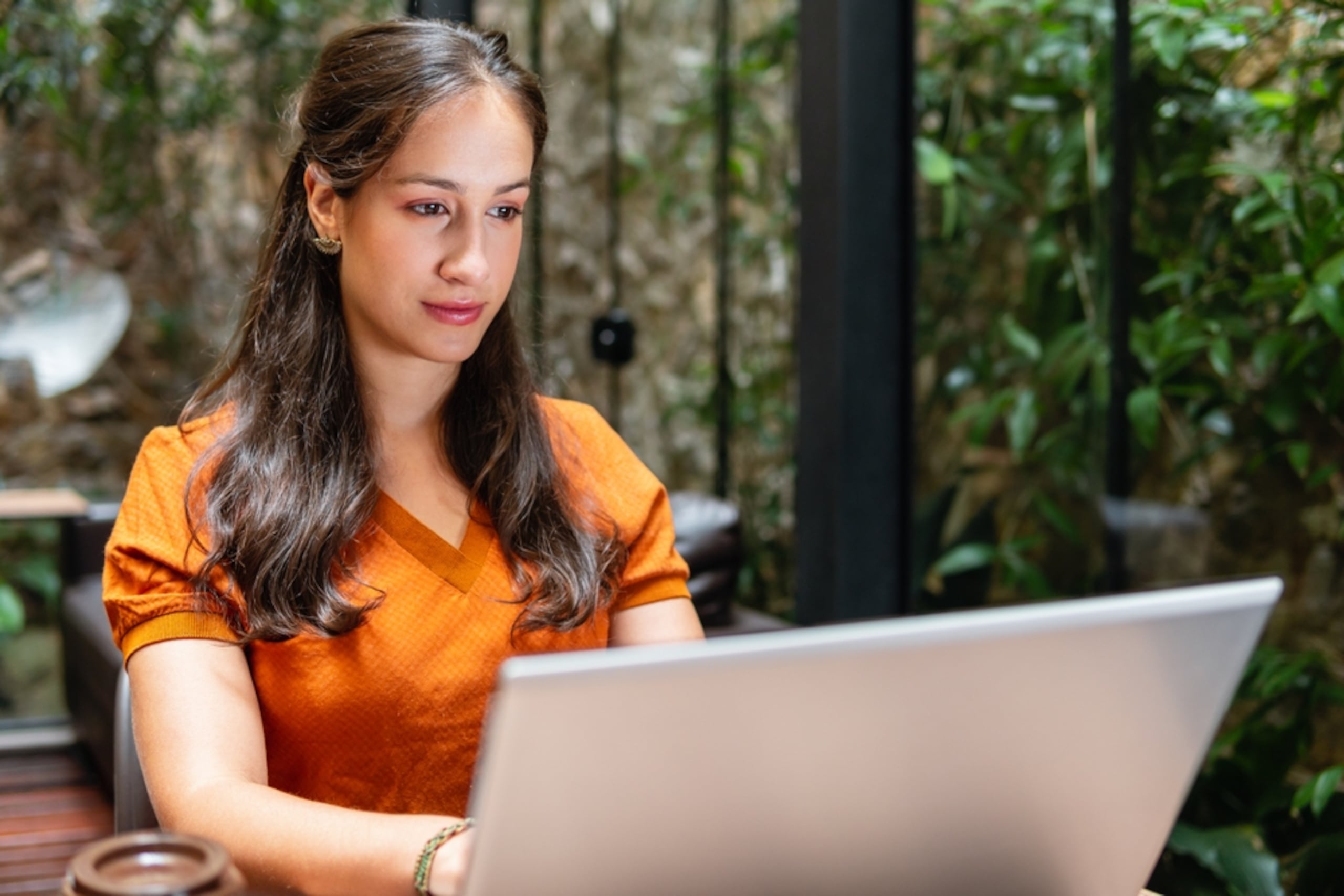 La DGI Balanced Fund IRA te permite comenzar con una aportación inicial de $250, completar tu solicitud online y tener acceso a orientación especializada.