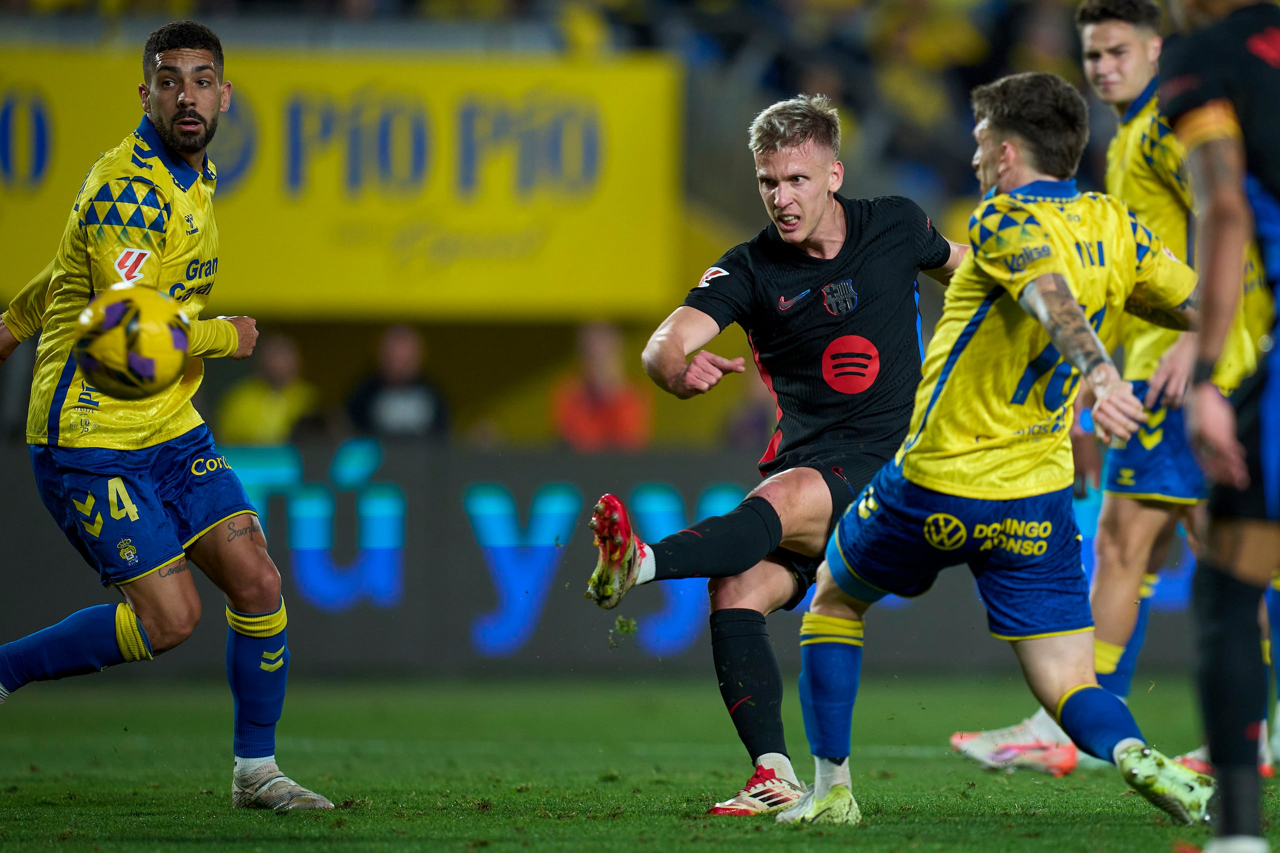 Dani Olmo abrió el marcador por el Barcelona en la victoria ante Las Palmas, el sábado, 22 de febrero.