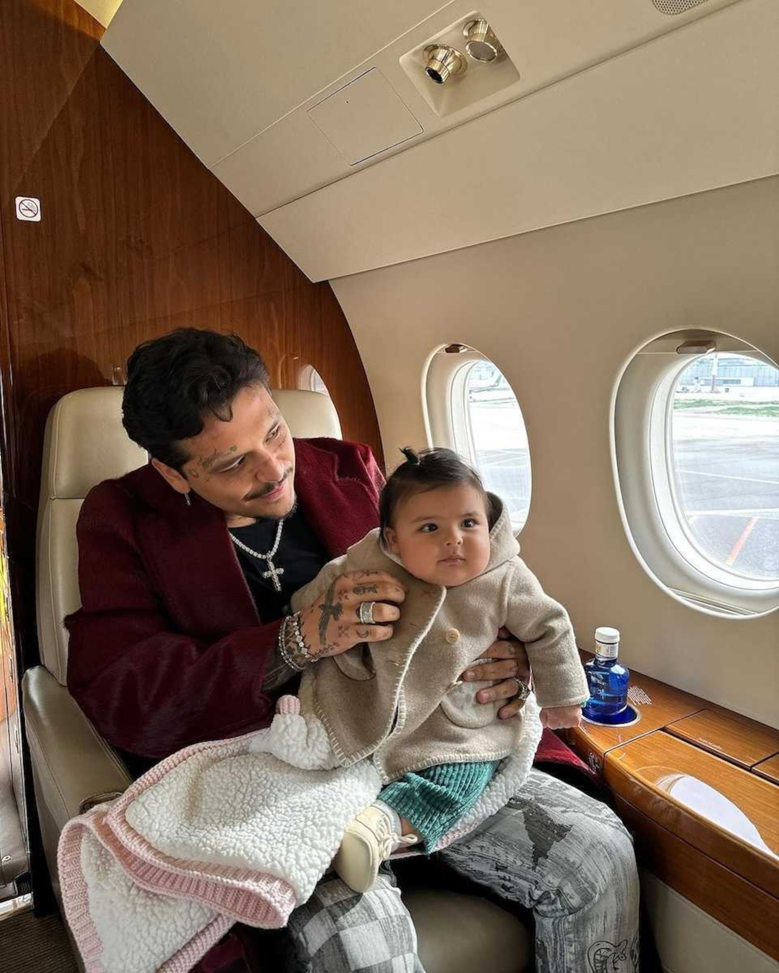 Christian Nodal y su hija, Inti.