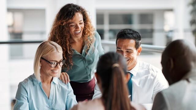 Estudio reporta aumento de ingresos en más del 80 % de negocios latinos en EE.UU. en 2025