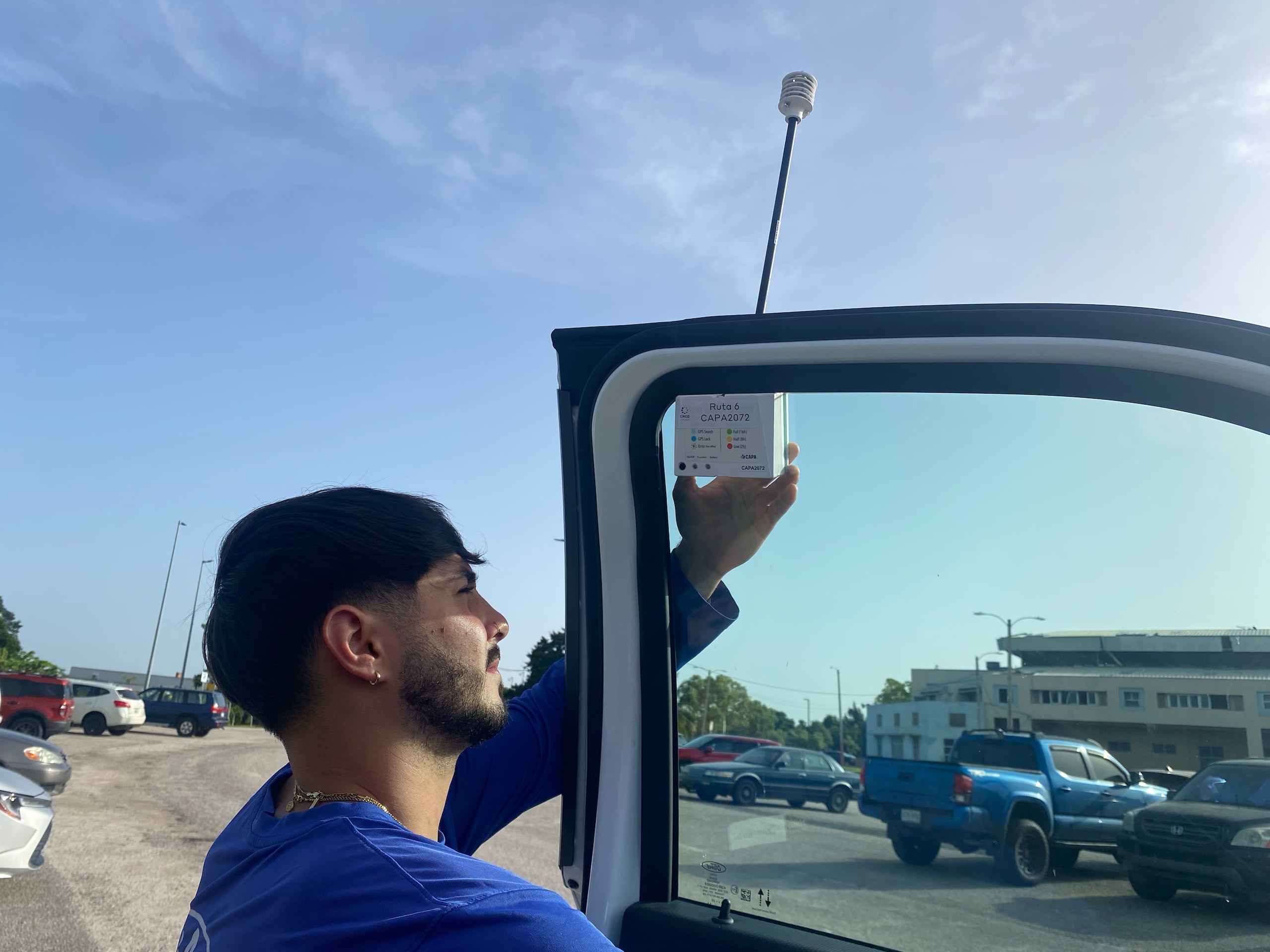 voluntarios de la organización Desarrollo Regenerativo de Comunidades Caribeñas (CRCD, en inglés) transitaron en unos 11 vehículos, armados con unos sensores especiales que midieron la temperatura y la humedad relativa, por rutas preestablecidas.