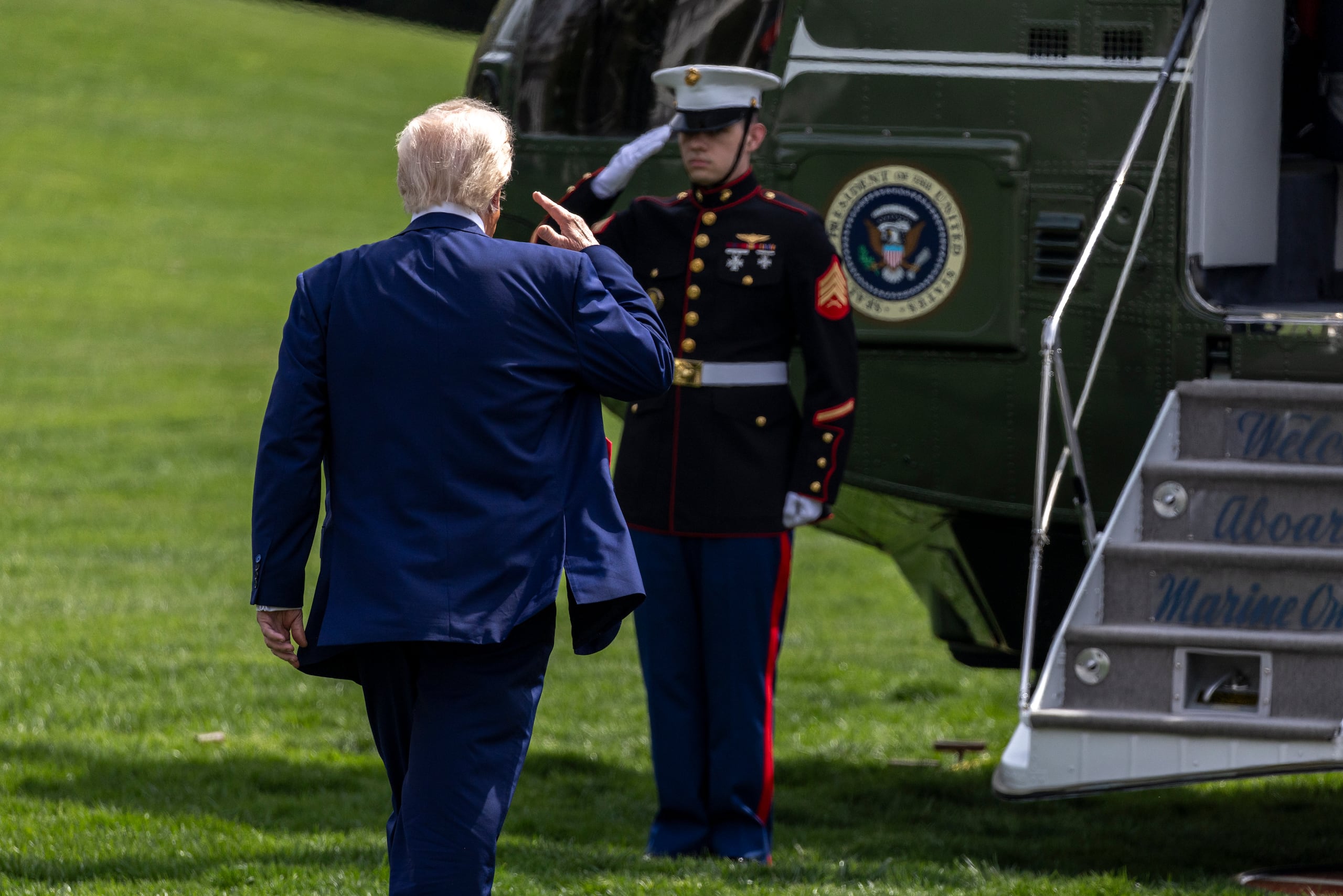 Benjamín Netanyahu será el primer mandatario extranjero en encontrarse con el presidente de Estados Unidos, Donald Trump, tras la imposición de los aranceles. (EFE/EPA/SHAWN THEW)