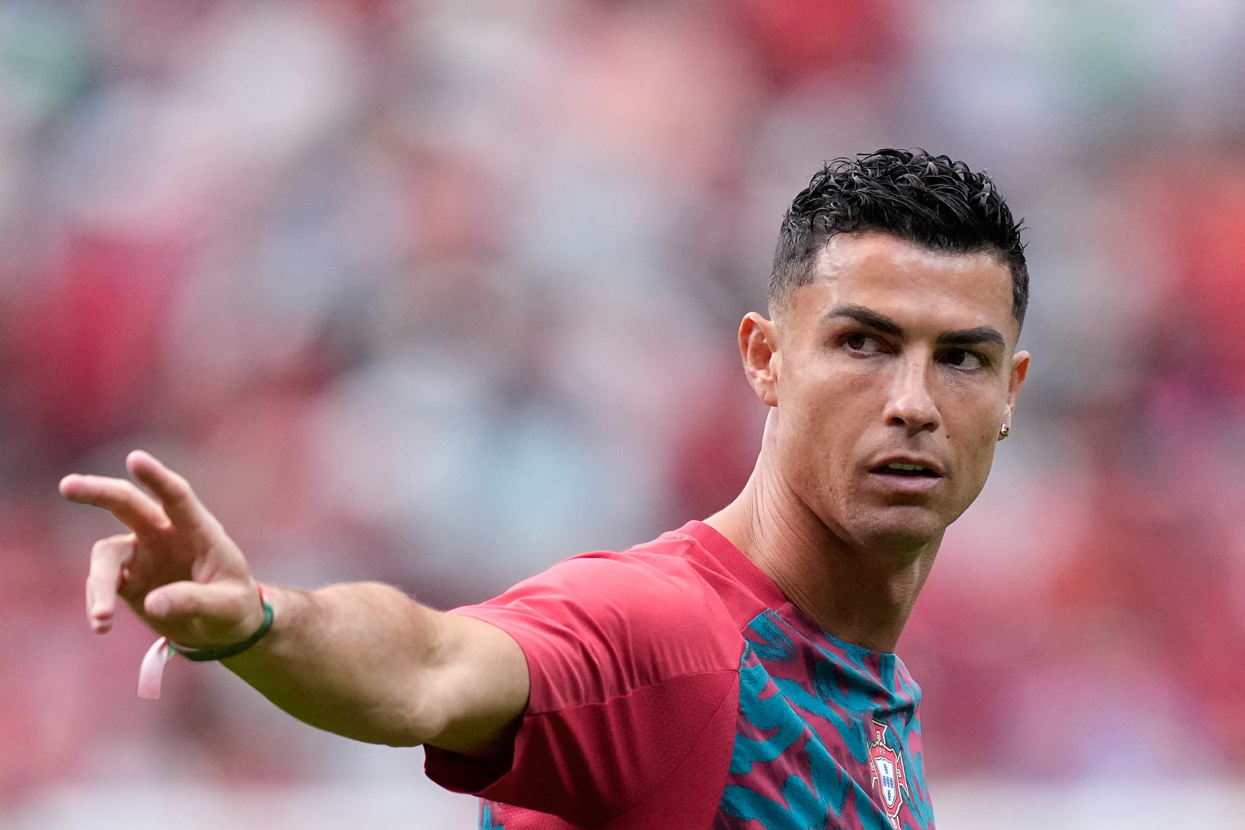 El astro portugués Cristiano Ronaldo previo al inicio del partido contra Uzbekistán por el Grupo K del Mundial, el martes 23 de junio de 2026, en Houston. (AP Foto/Ashley Landis)