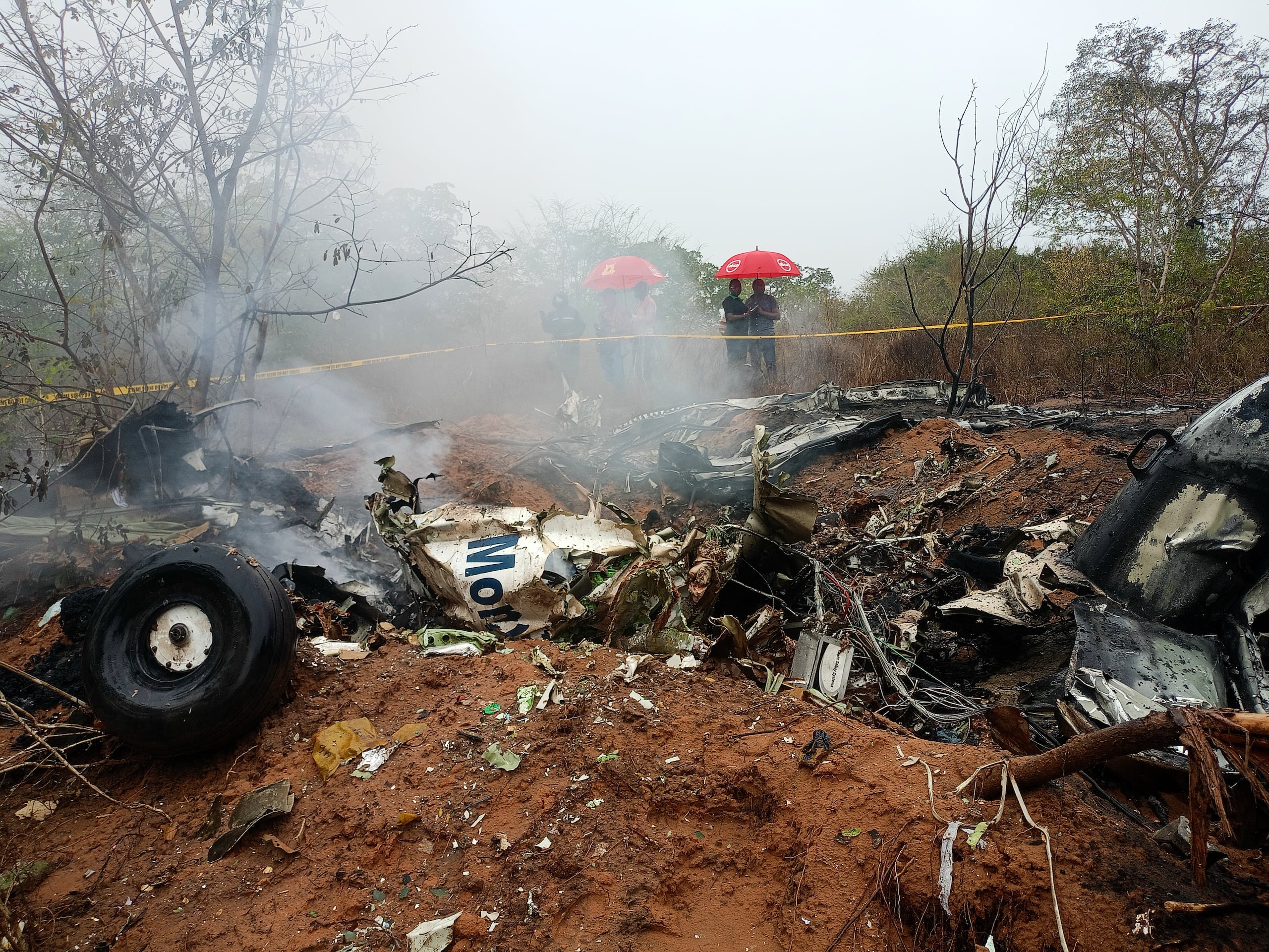 El accidente ocurrió en una zona montañosa y boscosa a unos 25 millas de la pista de aterrizaje de Diani.