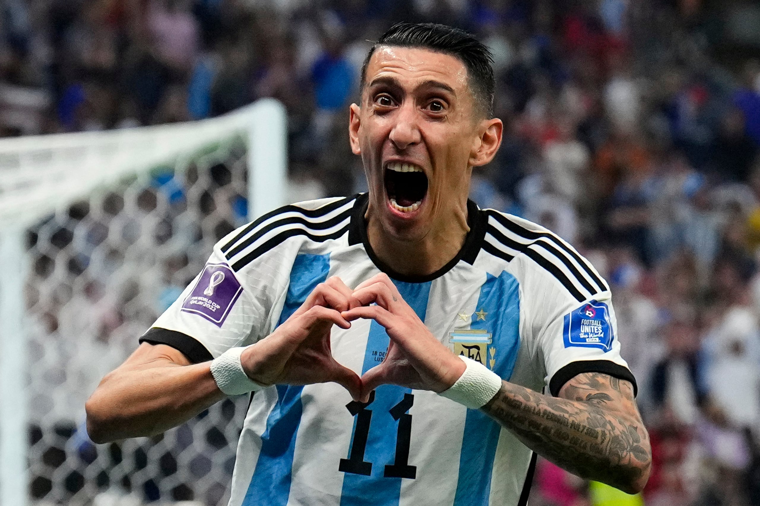 Ángel Di María celebra tras marcar el segundo gol de Argentina en la final del Mundial 2022 ante Francia en el estadio Lusail, el 18 de diciembre de 2022, en Lusail, Qatar.