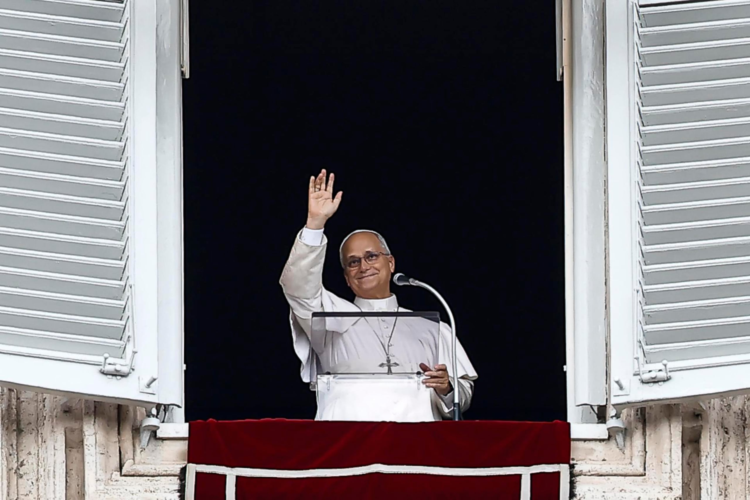 El papa León XIV reapareció el domingo durante un rezo en el Vaticano.