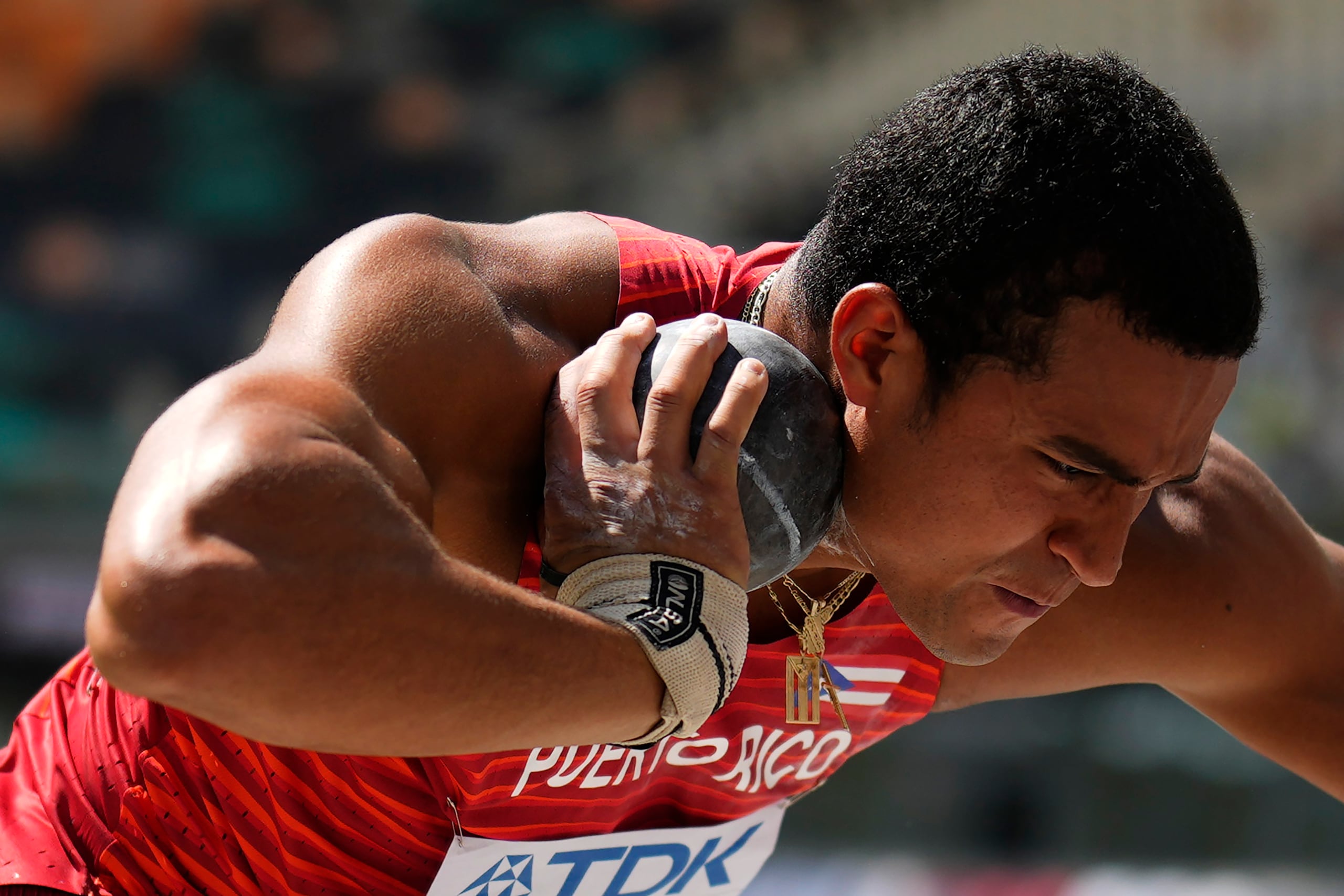 Ayden Owens-Delerme quiere ver en Carolina el resultado del entrenamiento que ha hecho en el impulso de la bala.