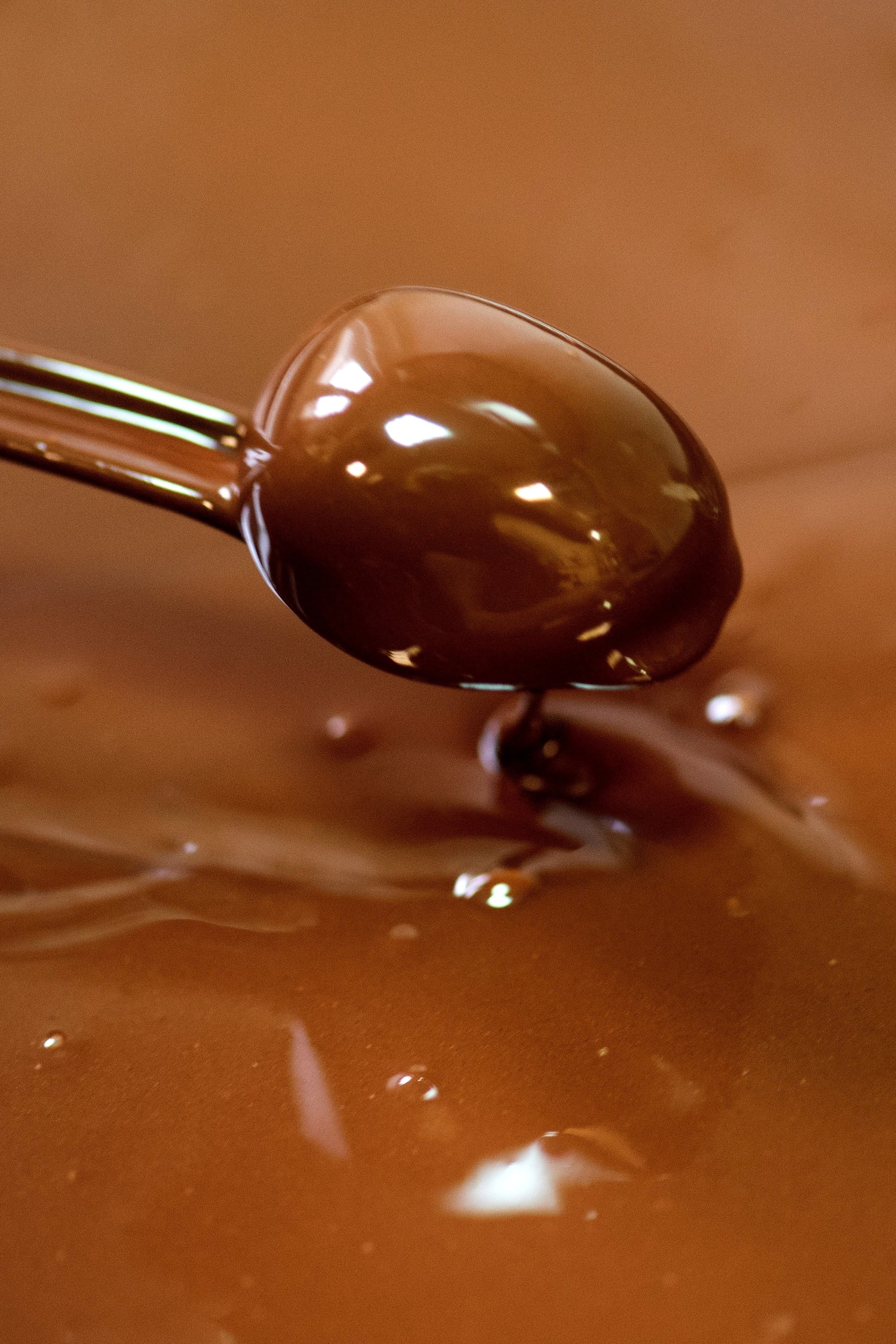 La guerra comercial entre Estados Unidos y Canadá impactó en la producción de la compañía suiza de chocolates Lindt.