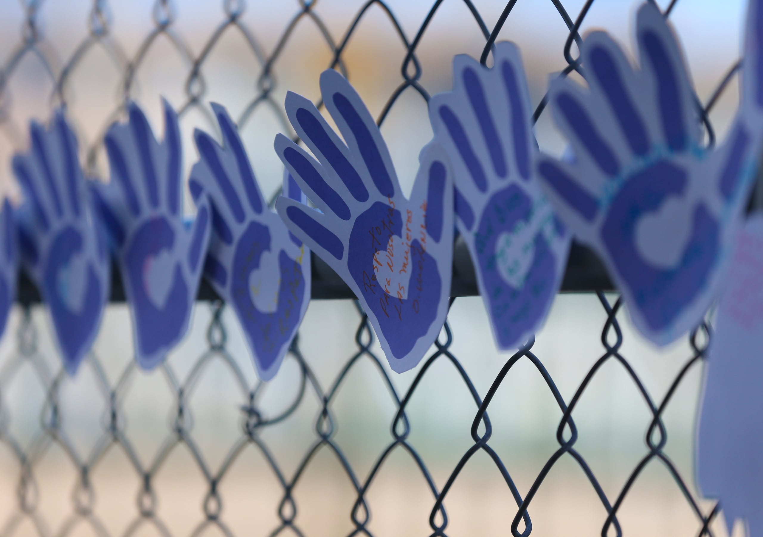 26 de noviembre del 2018
Santurce, Puerto Rico
Residencial Las Margaritas
Como parte de la conmemoración del Día Internacional de Eliminación de Violencia contra la Mujer, el secretario de la Gobernación, Raúl Maldonado la procuradora de las Mujeres, Lersy Boria, el presidente del consejo de residentes del Residencial Las Margaritas, Reynaldo Pantojas, y otros consejos de residentes de comunidades de la Administración de Vivienda Pública, realizarán el primer Lazo Humano Contra la Violencia de Género.
teresa.canino@gfrmedia.com
teresa canino