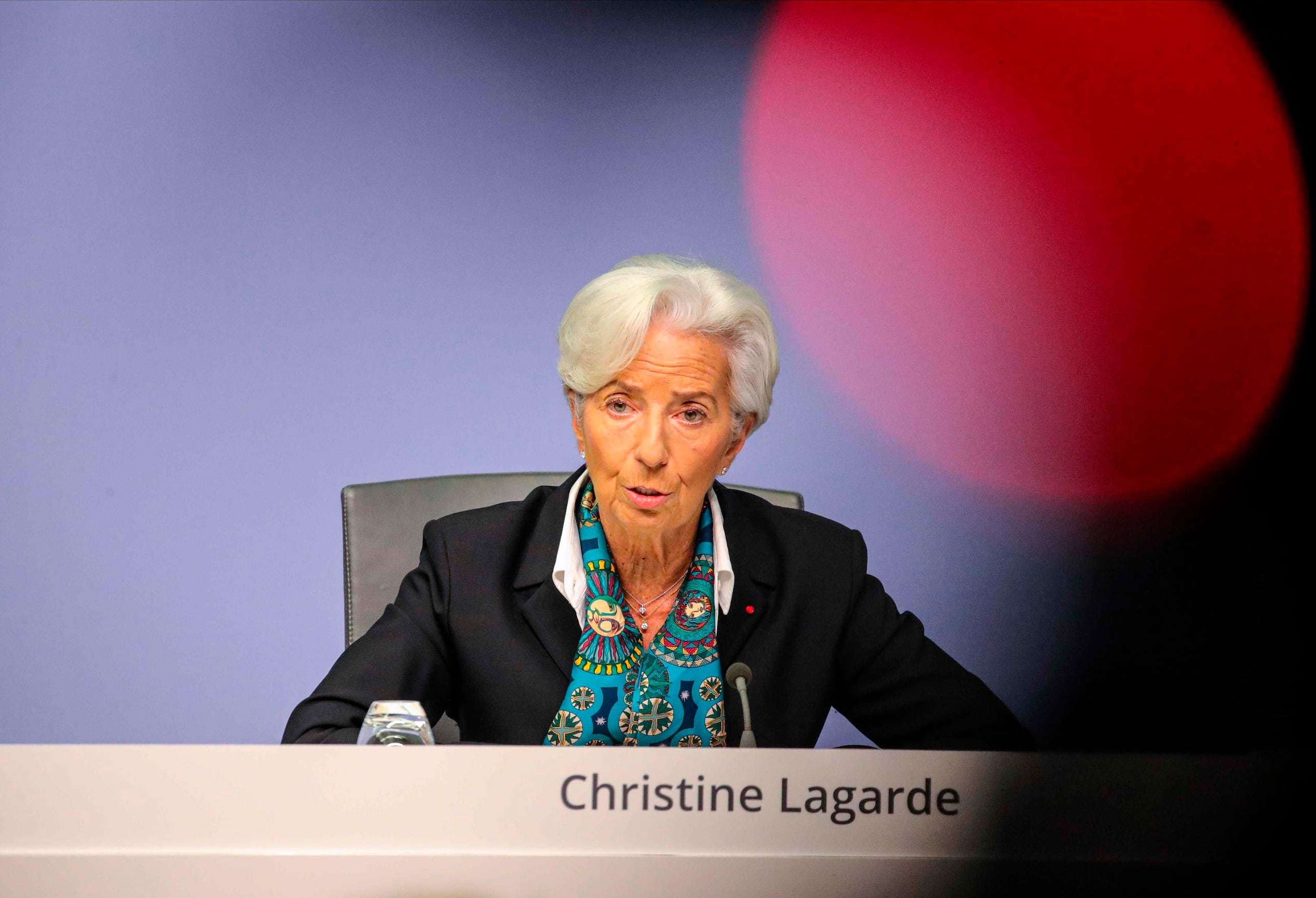 Sobre la economía de la Eurozona, la directora del Banco Central Europeo, Christine Lagarde, advirtió que “la velocidad y la escala del repunte son muy inciertas”.