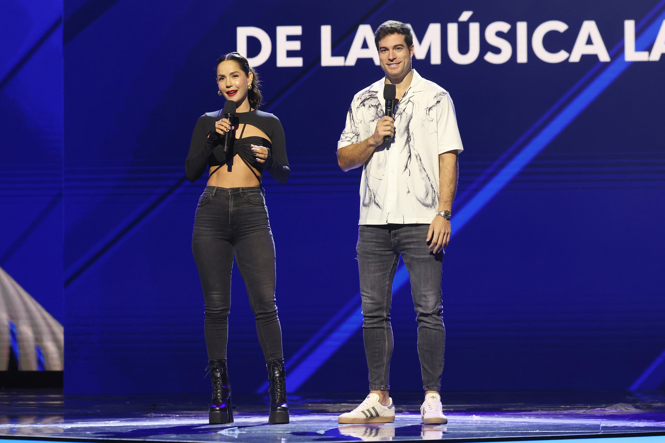 Carmen Villalobos y Danilo Carrera durante los ensayos del evento.